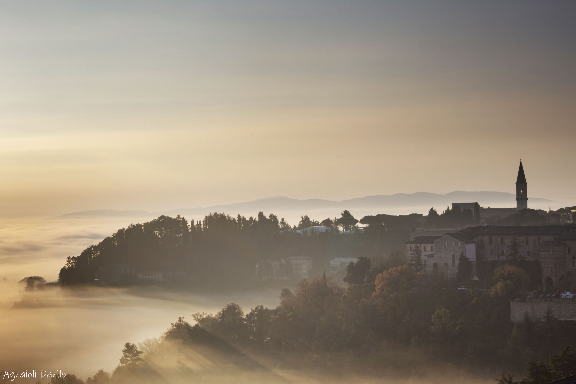 L'alba su San Pietro