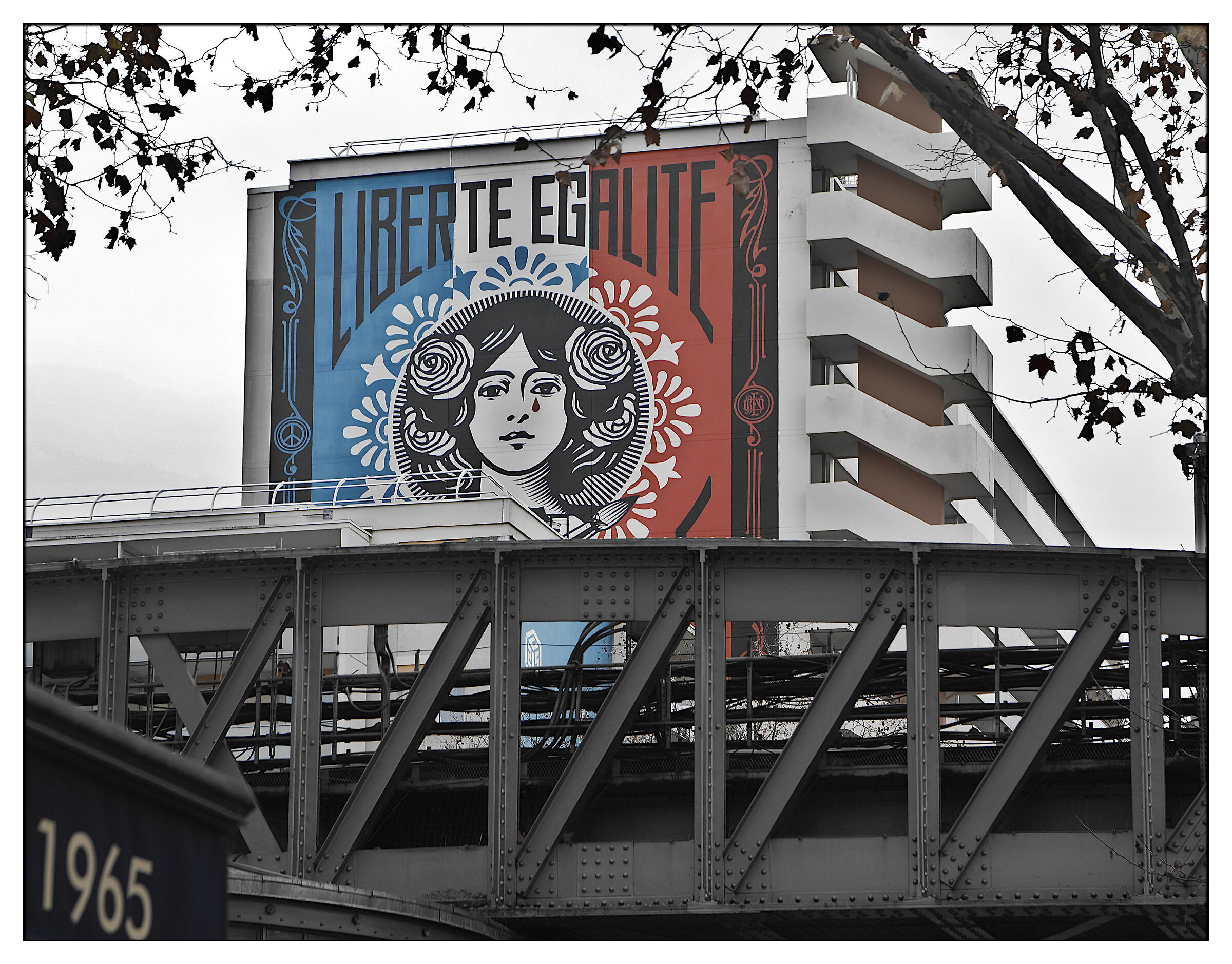 Liberté, Egalité, ... 'ingabbiate'!