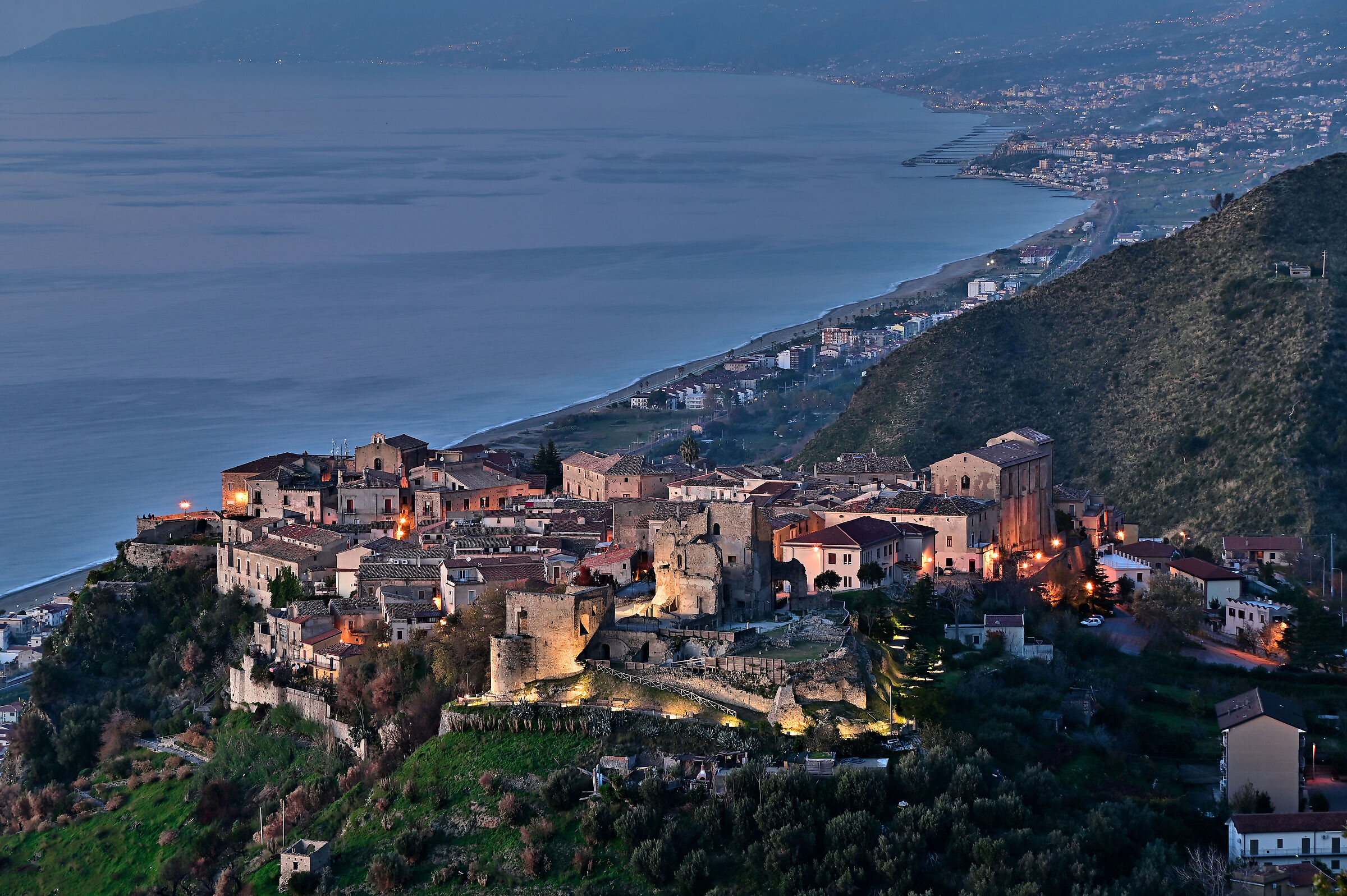 Fiumefreddo Bruzio, e poi San Lucido, Paola, Fuscaldo