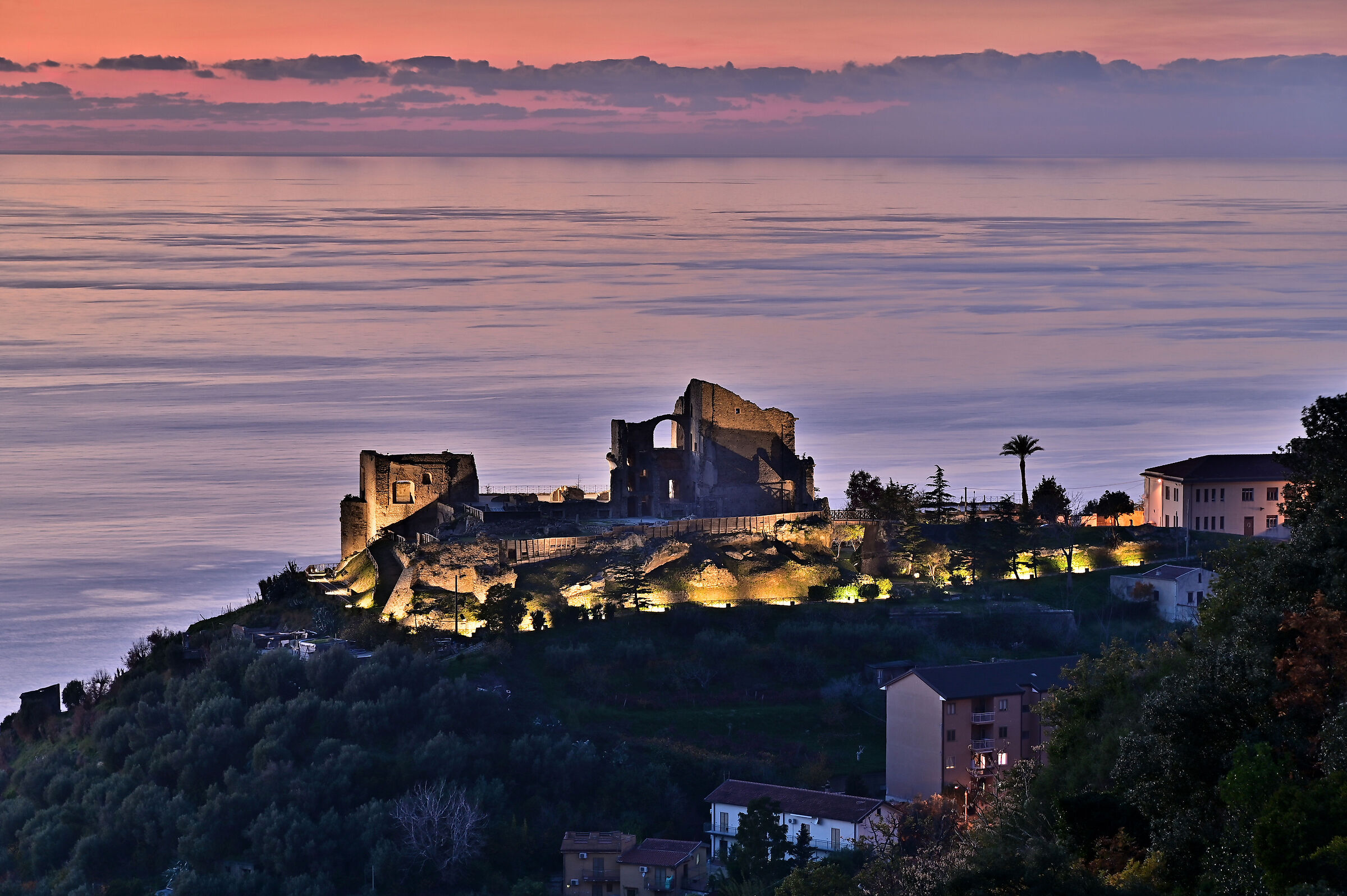 Ruderi del castello di Fiumefreddo Bruzio