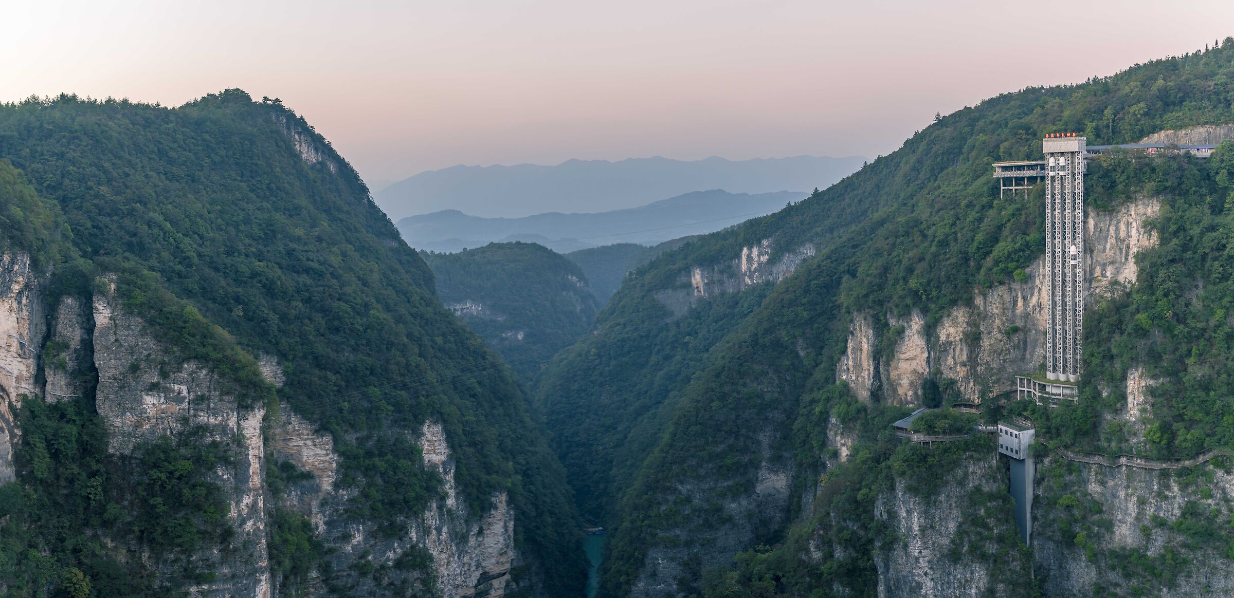 Tramonto del Grand Canyon di Zhangjiajie