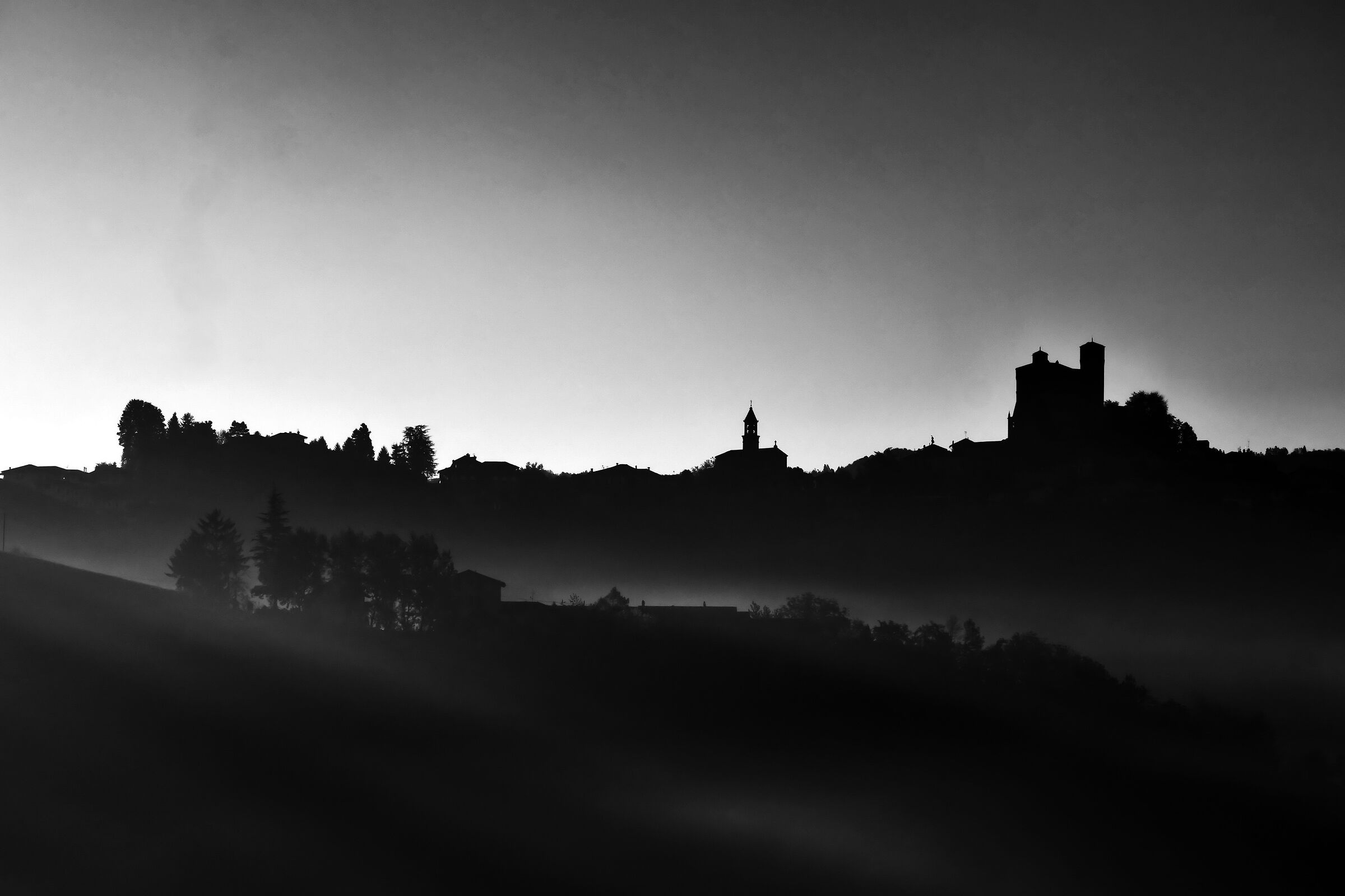 prime luci sulle langhe