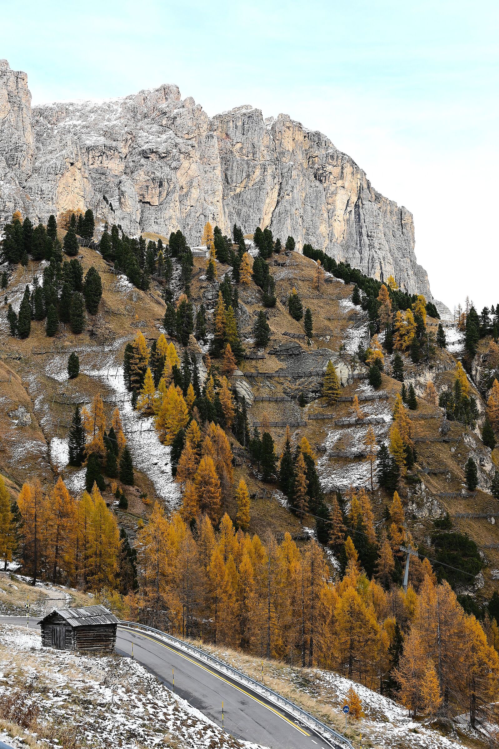 Scendendo dal passo Gardena .....