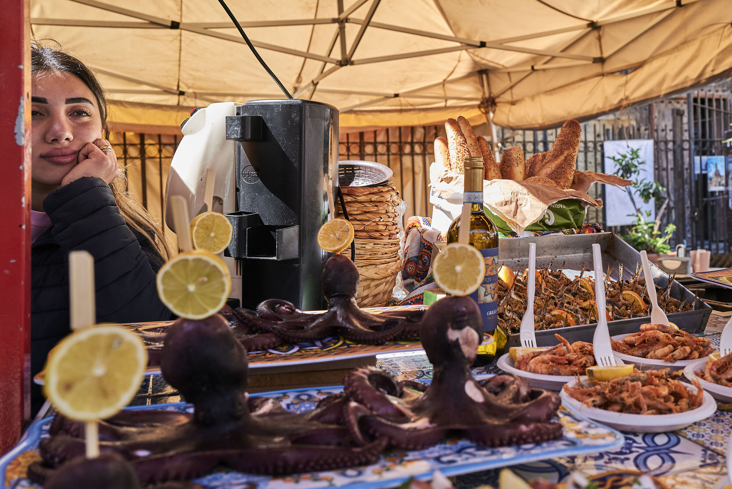 Between octopuses and thoughts - Ballarò Market - Pal...
