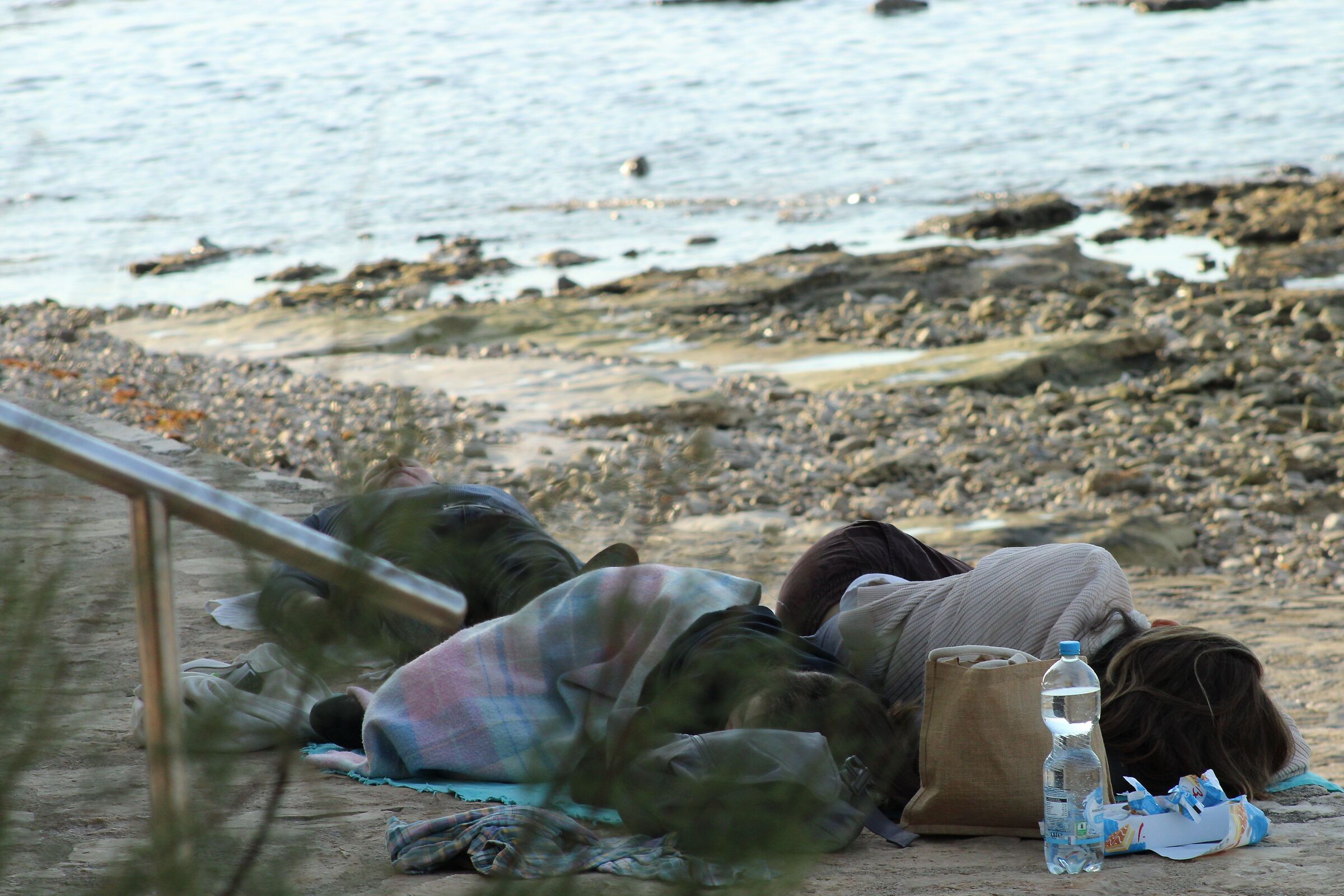 Arrivati tardi. Dormito male, ma al mare!
