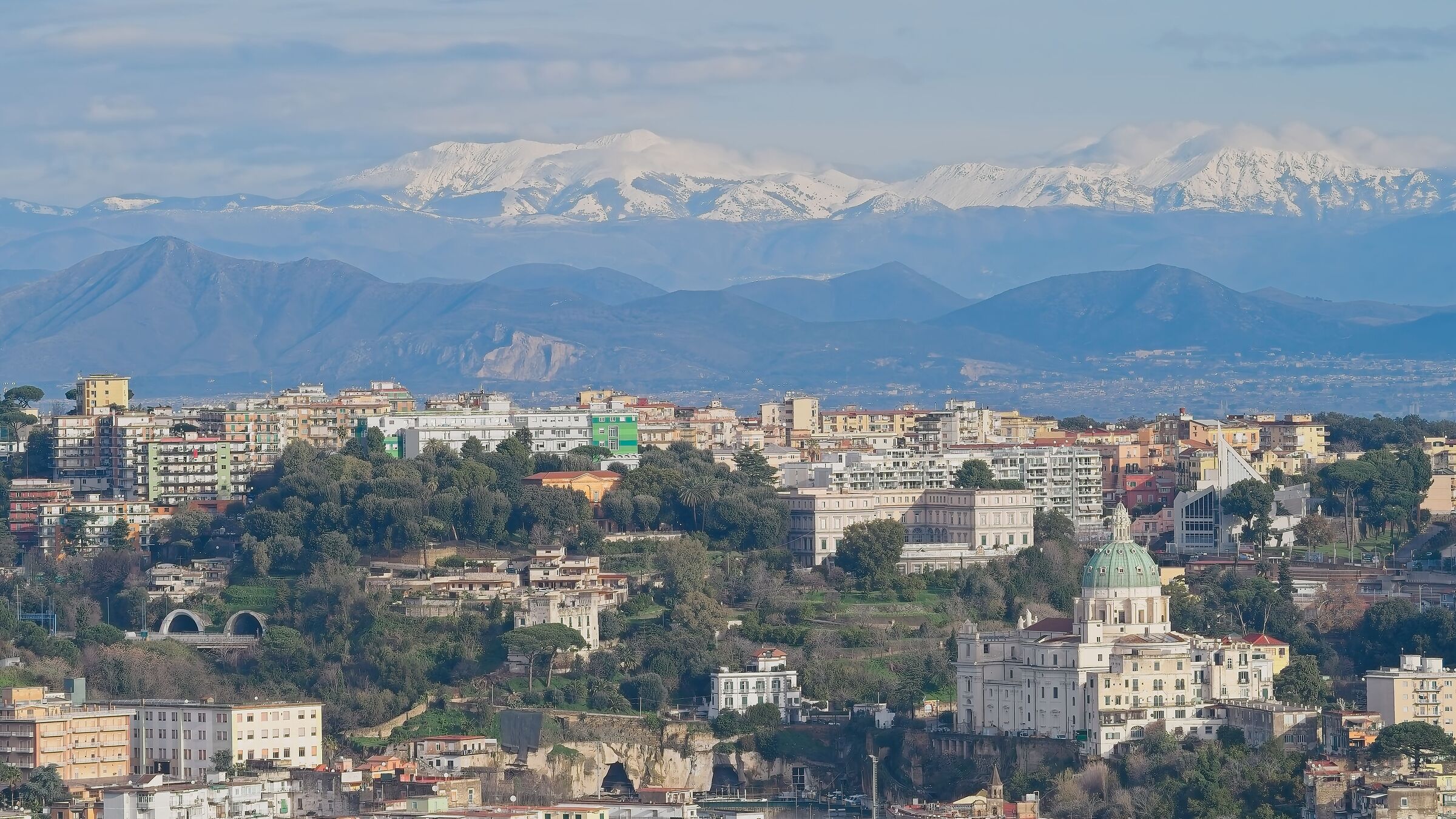 Neve in lontananza