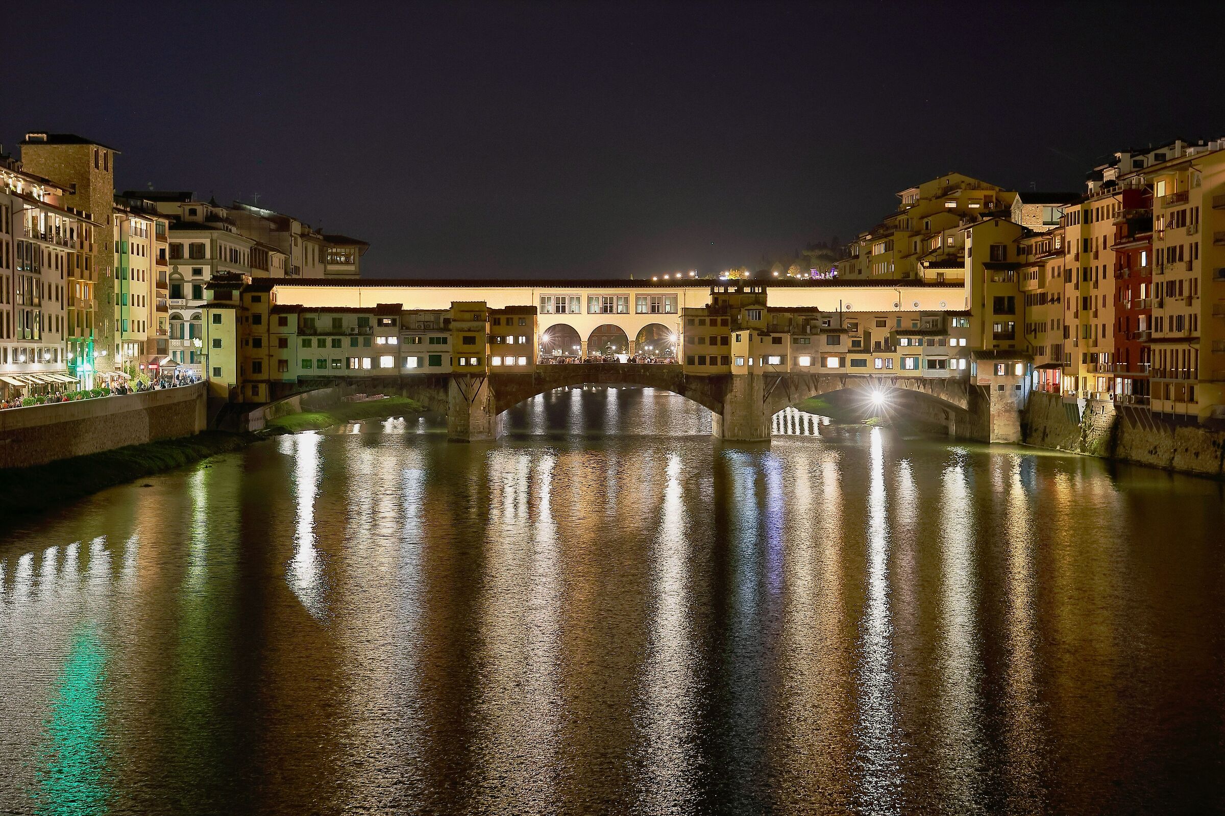 Night on Ponte Vecchio (West side)