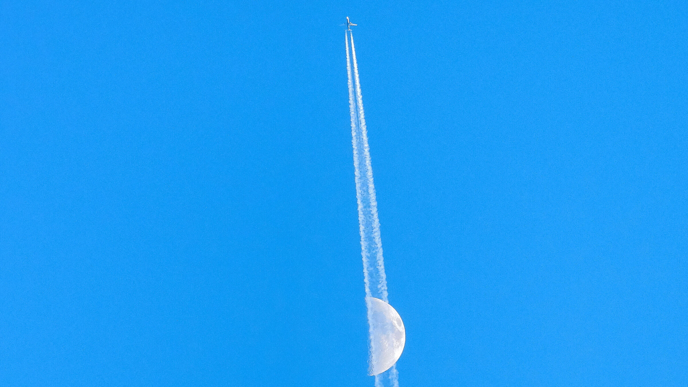 dalla Luna...un aereo