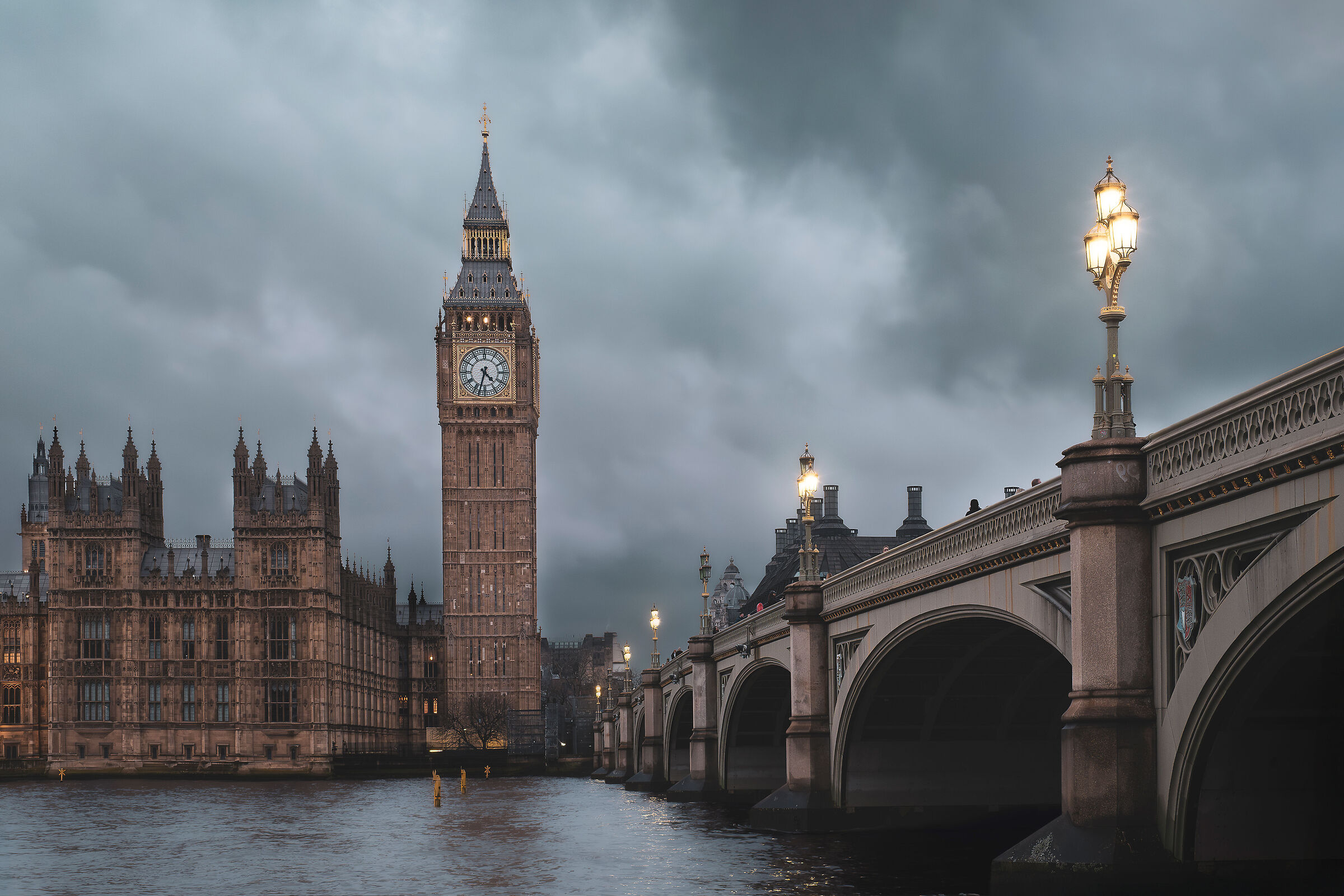 La materia prima della torre è pietra, aria e vertigi...