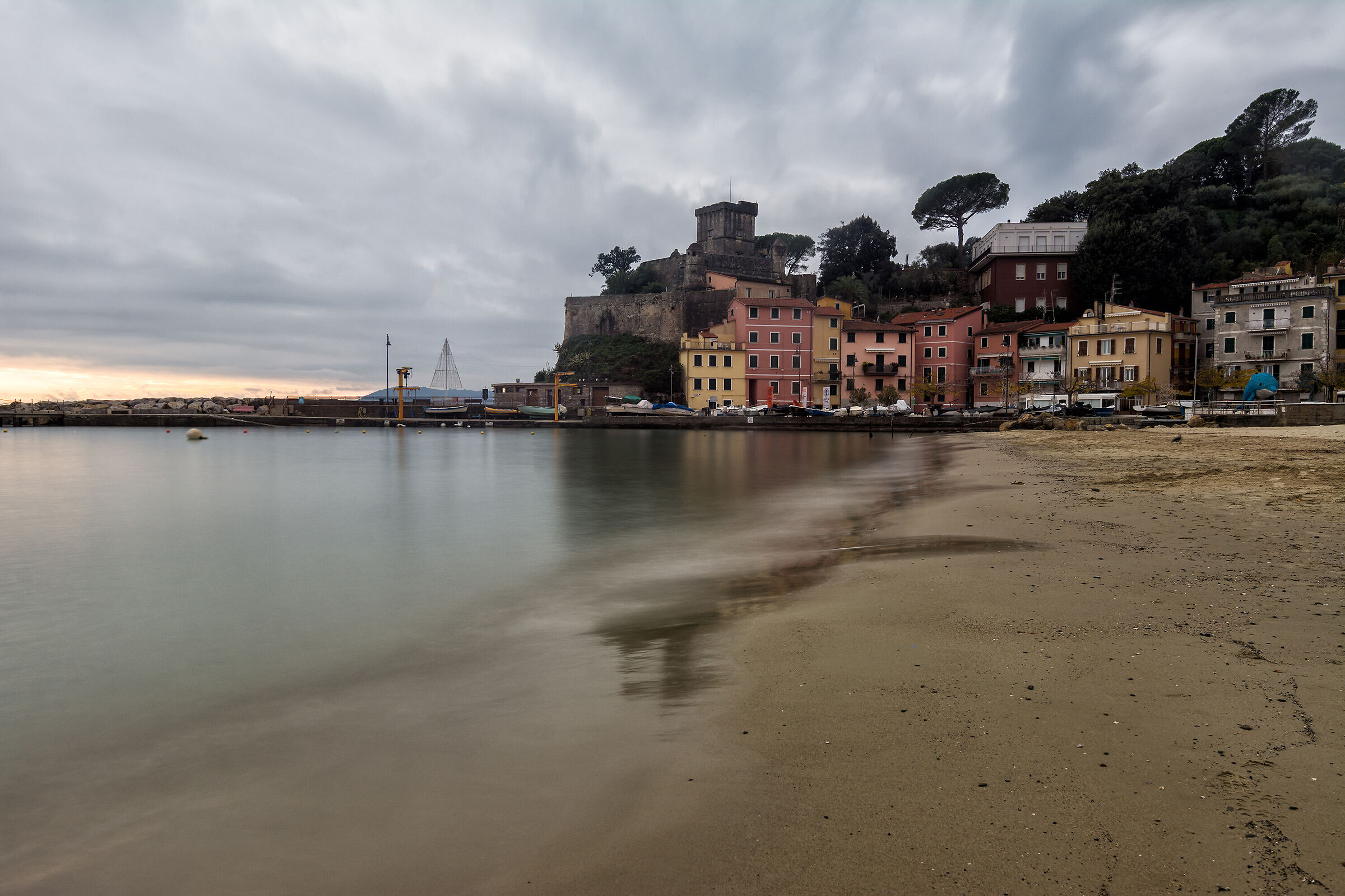 Sulla spiaggia di San Terenzo