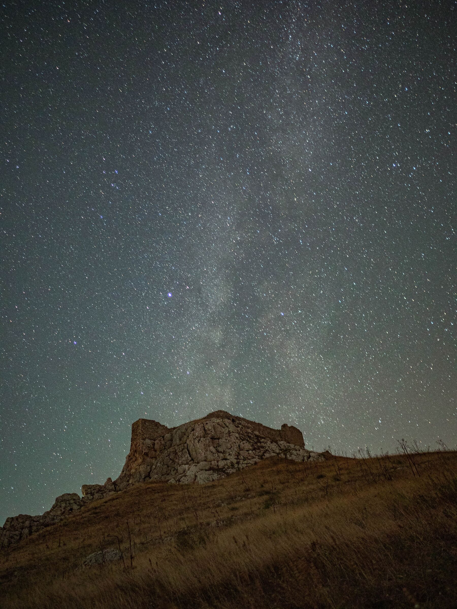 Rocca del garagnone at night