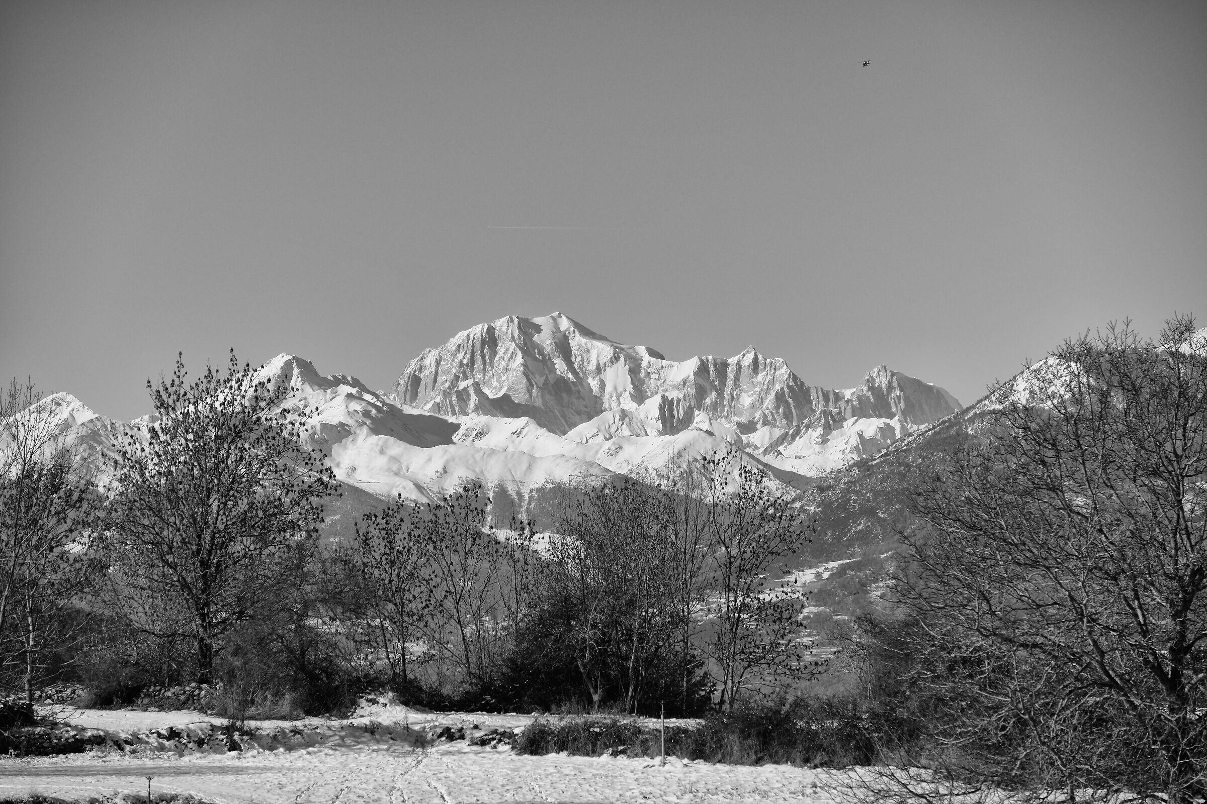 L elicottero in volo ....