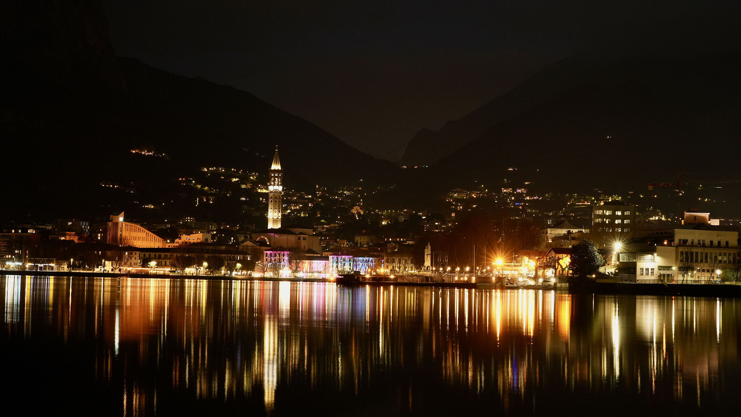 Lecco, notturno dell'ultimo giorno del  2025