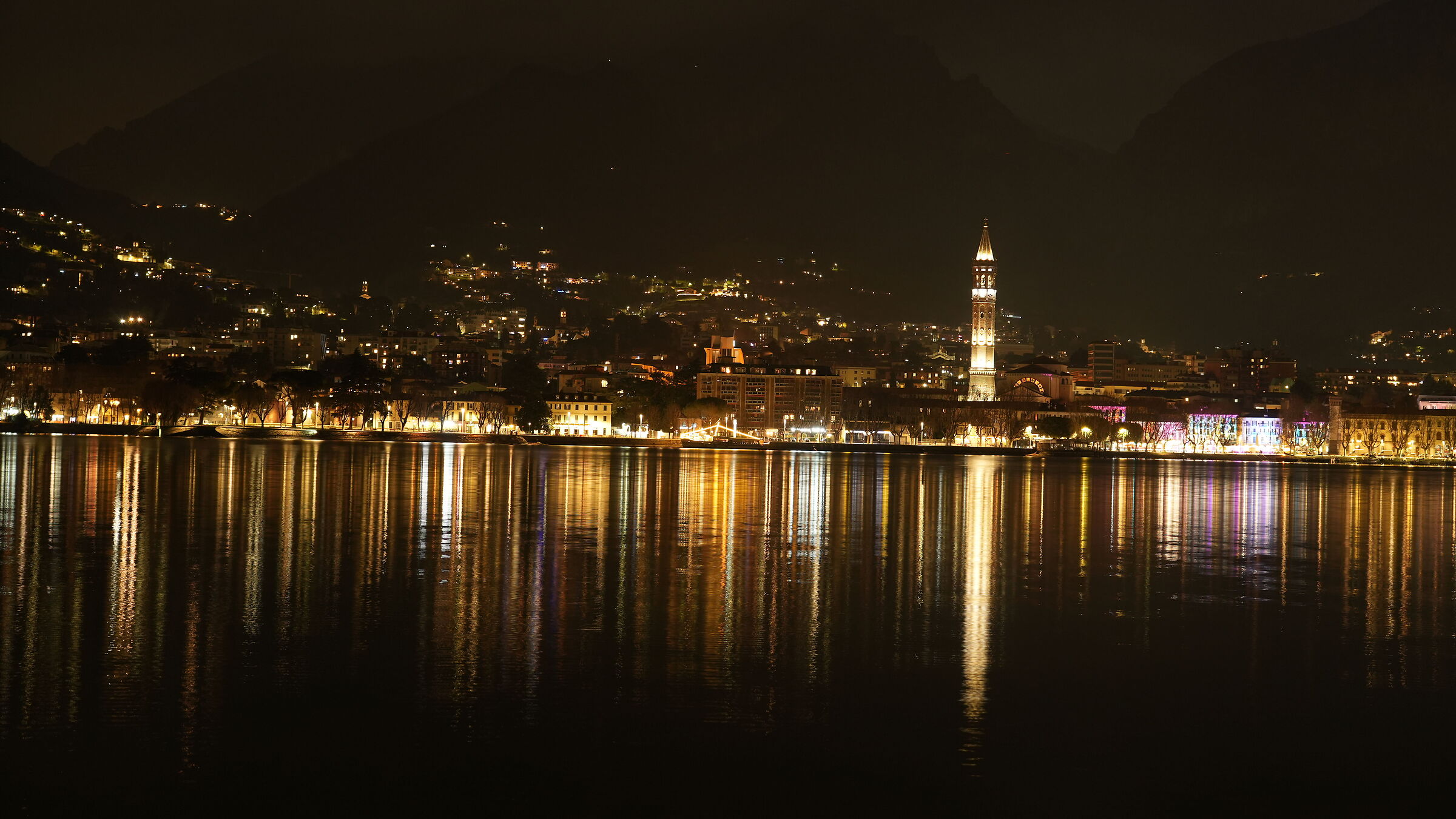 Lecco, notturno dell'ultimo giorno del 2025 - 3