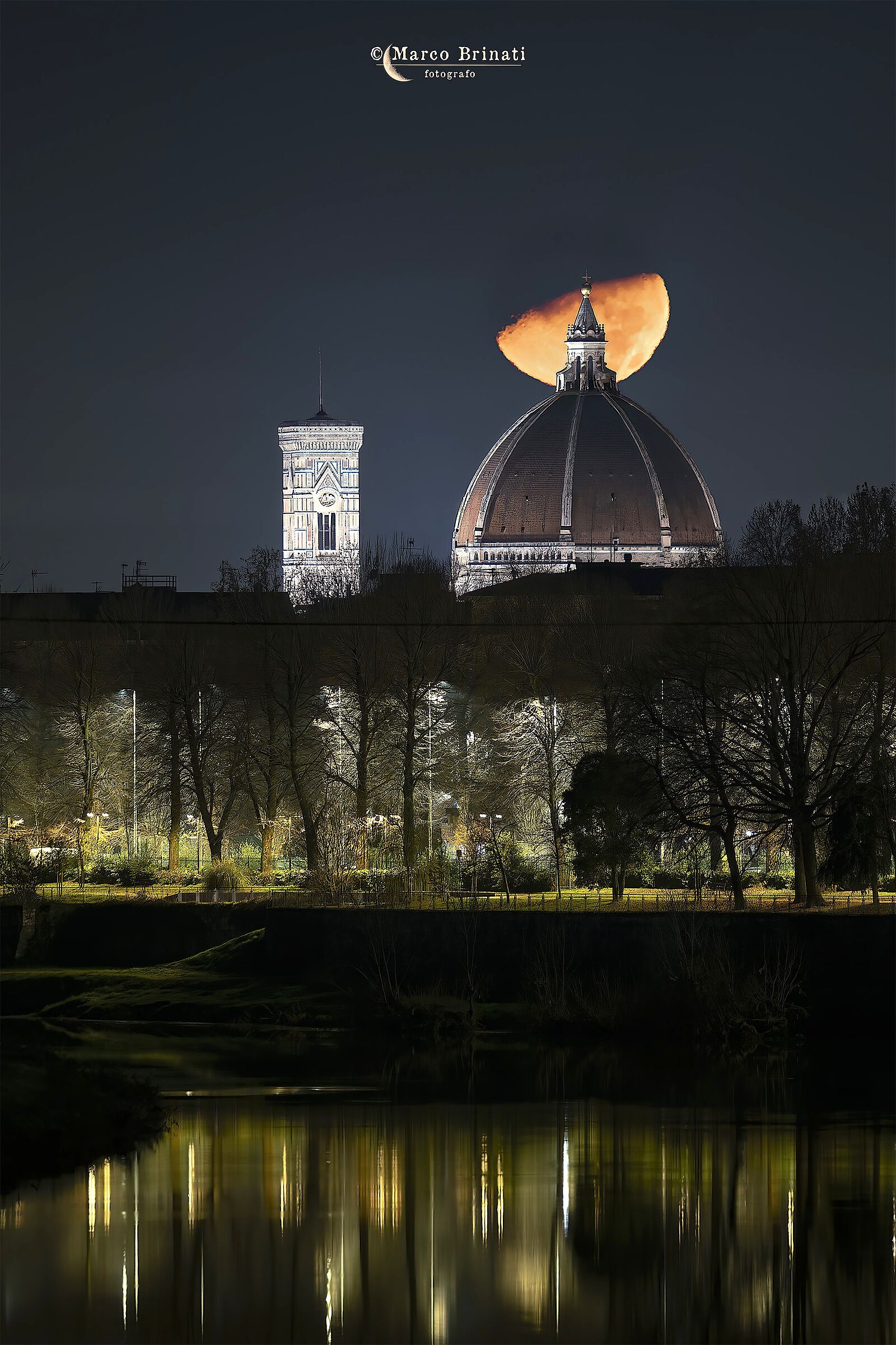 Tramonto lunare sul Duomo di Firenze