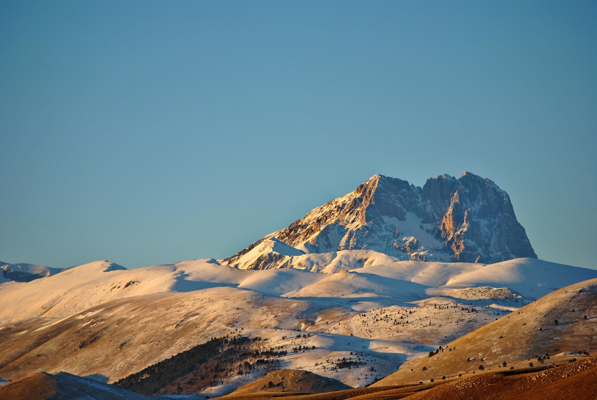 Gran Sasso d'Italia il Corno Grande al tramonto