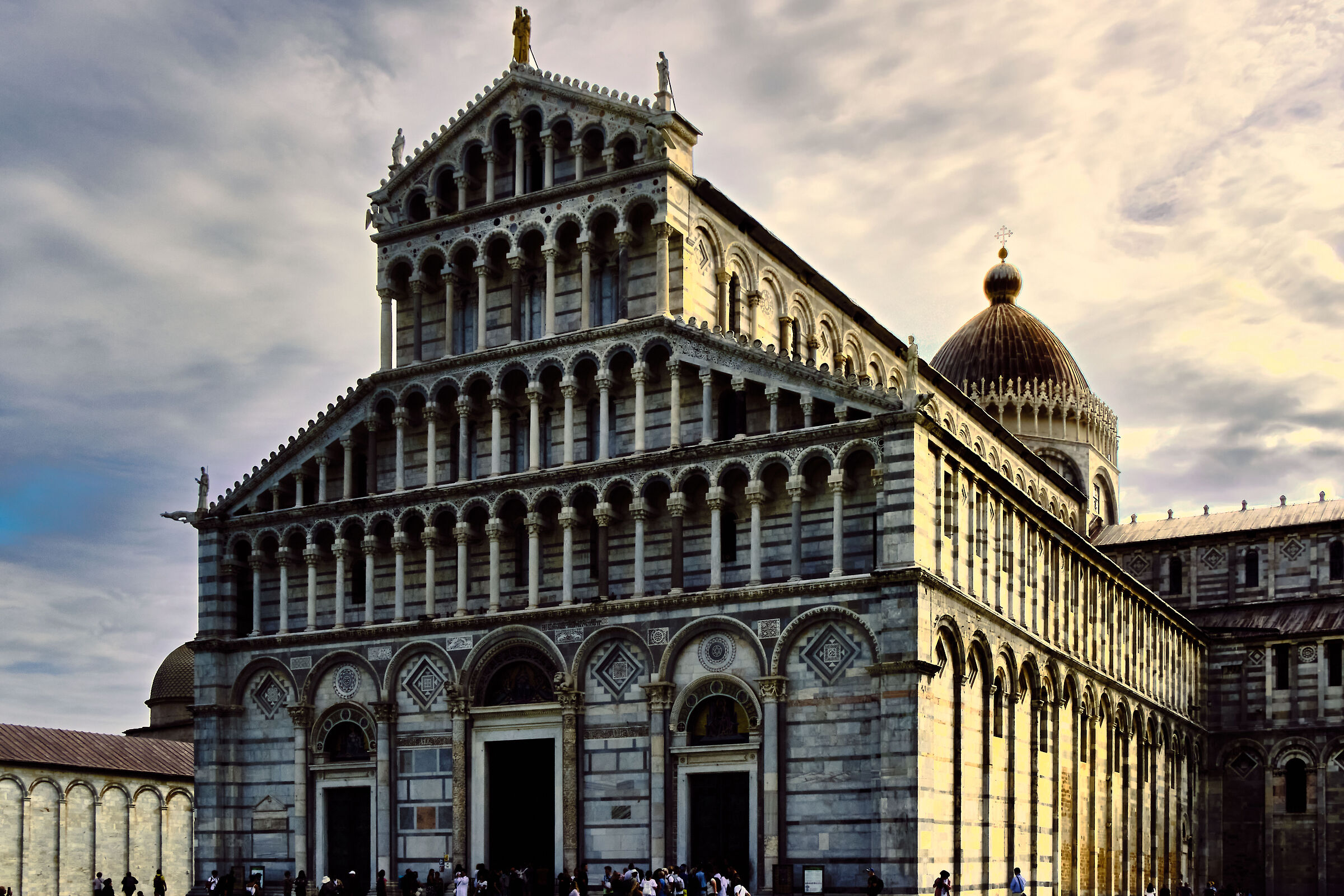 Marmo e cielo: il duomo di Pisa
