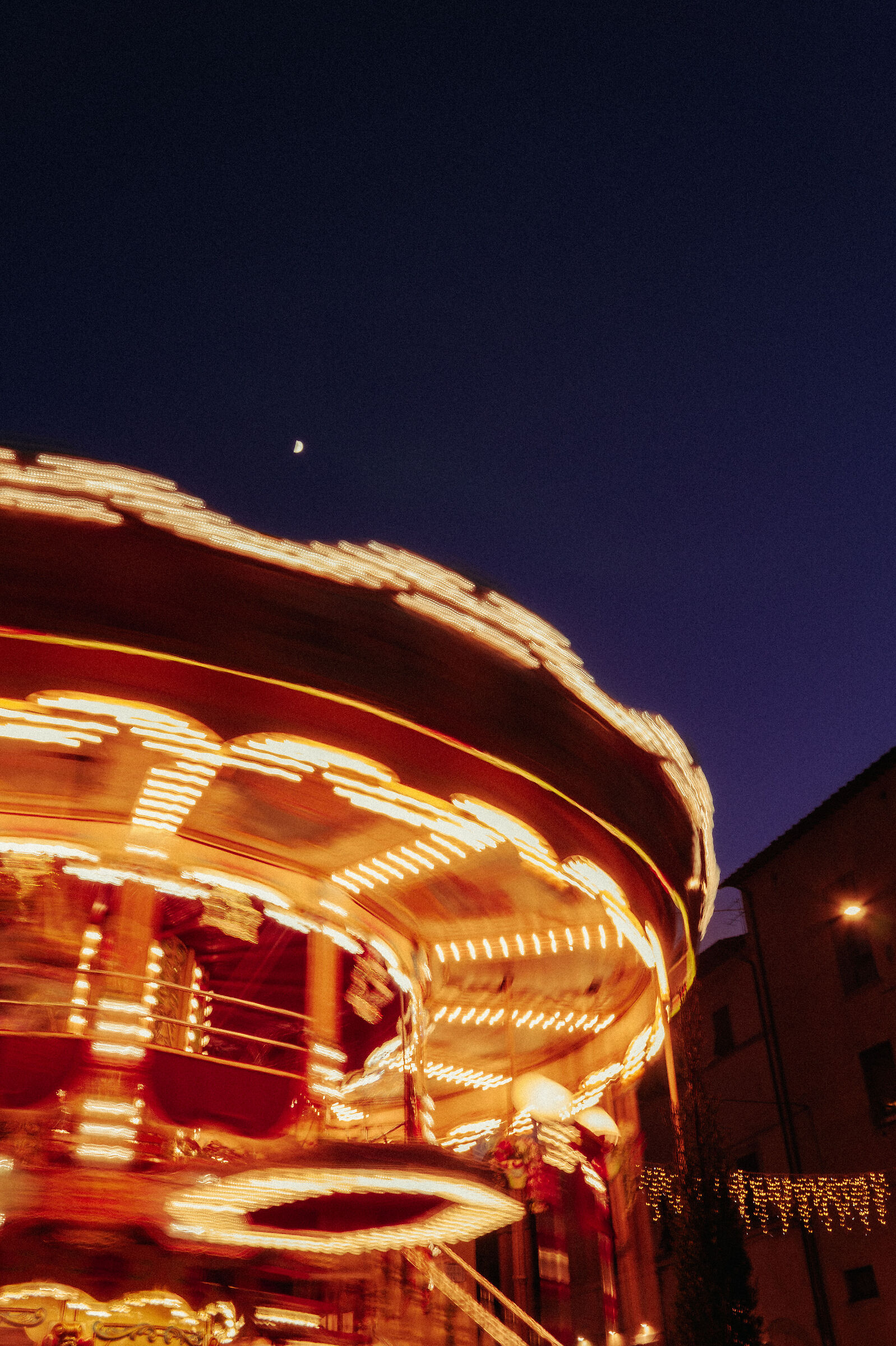 gira tutto intorno alla luna