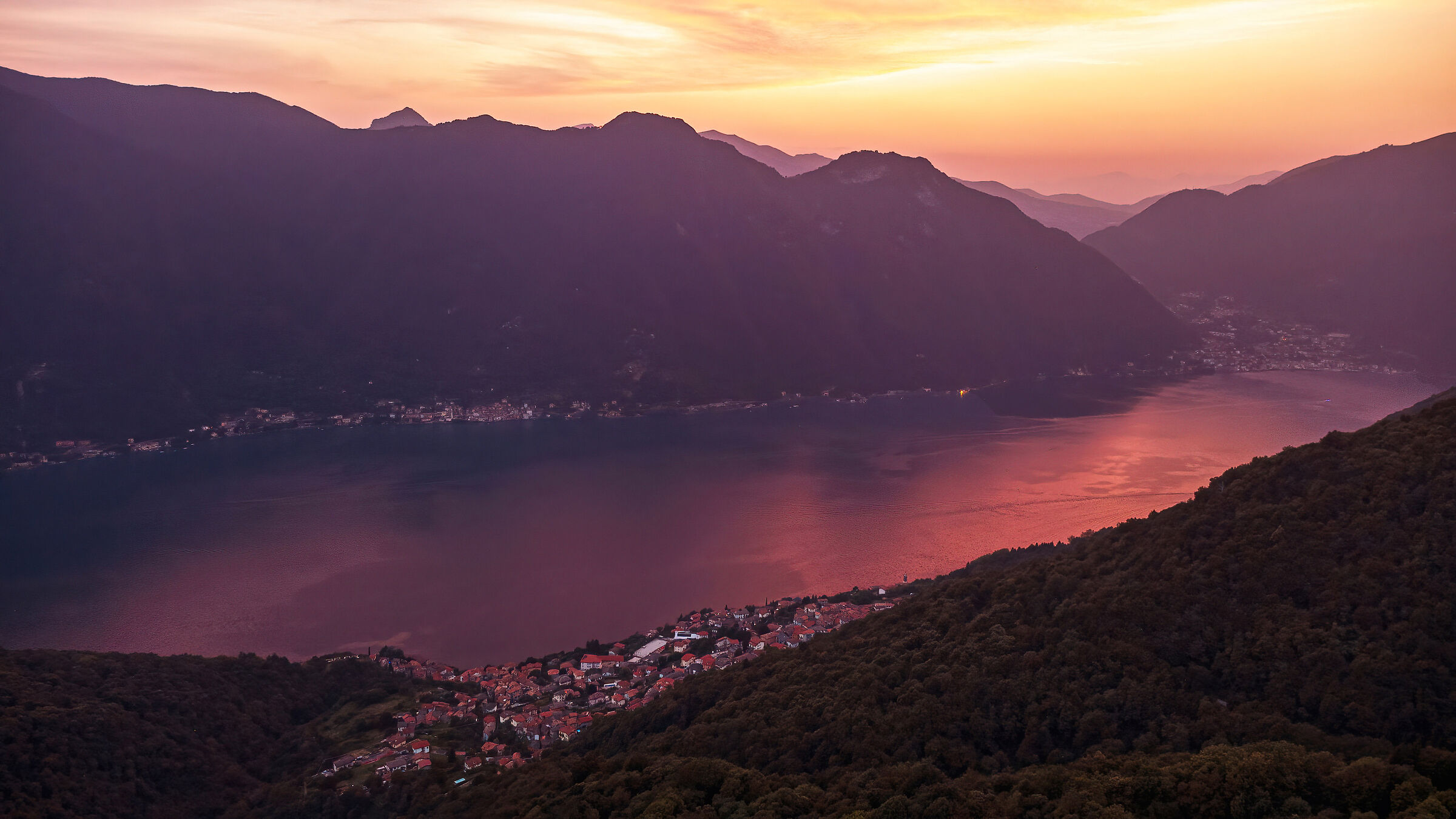 Monti del comasco al tramonto