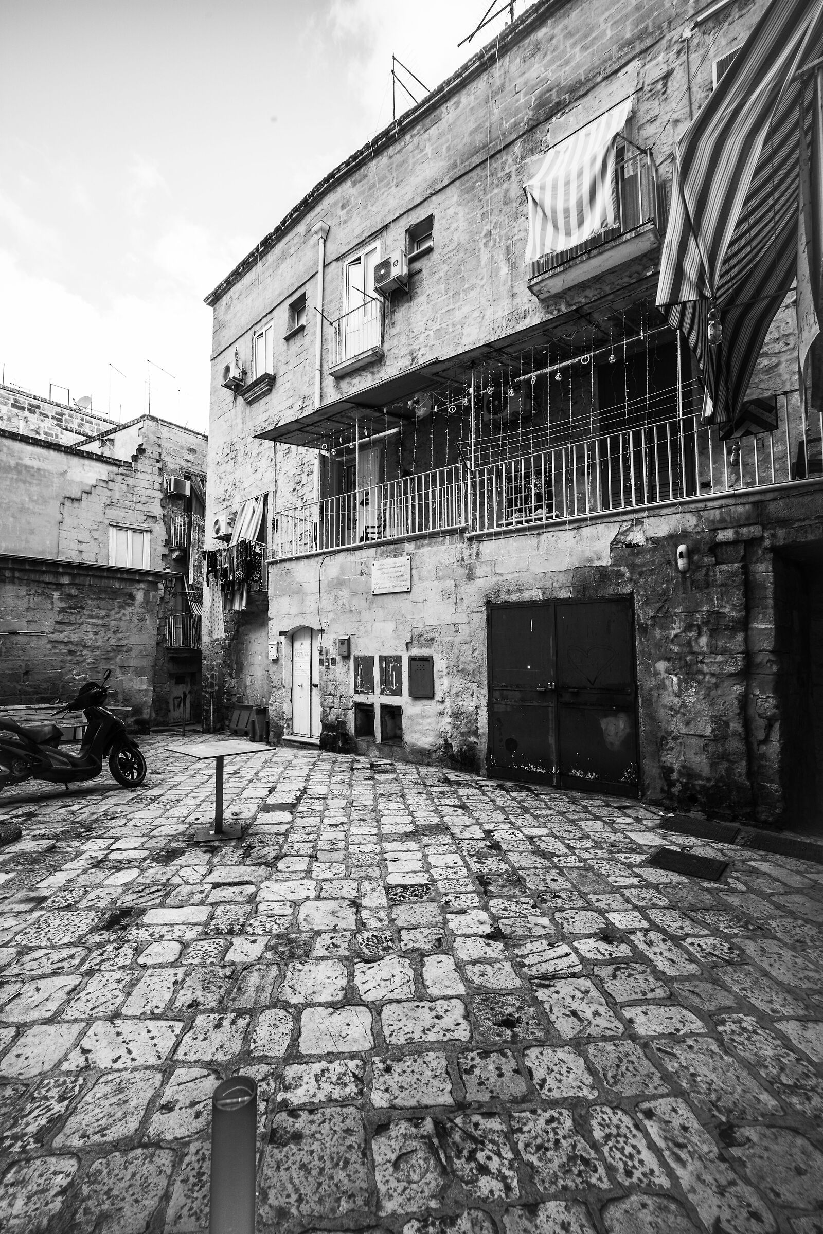 La lapide a Erato Gregorio Andriani