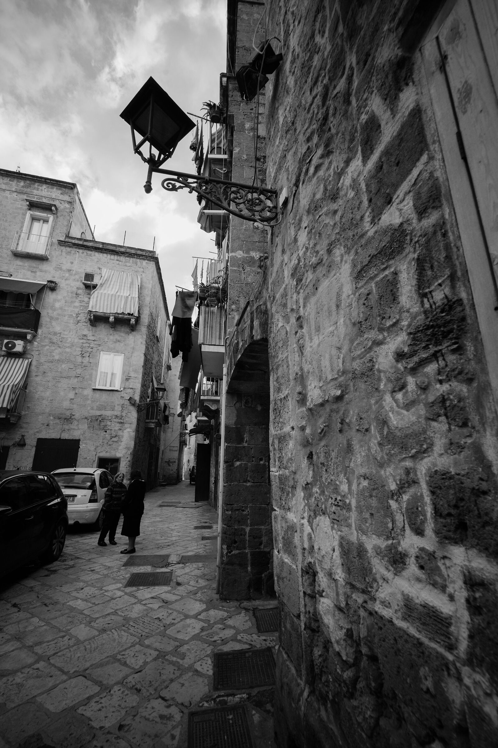 Chiacchiere per strada