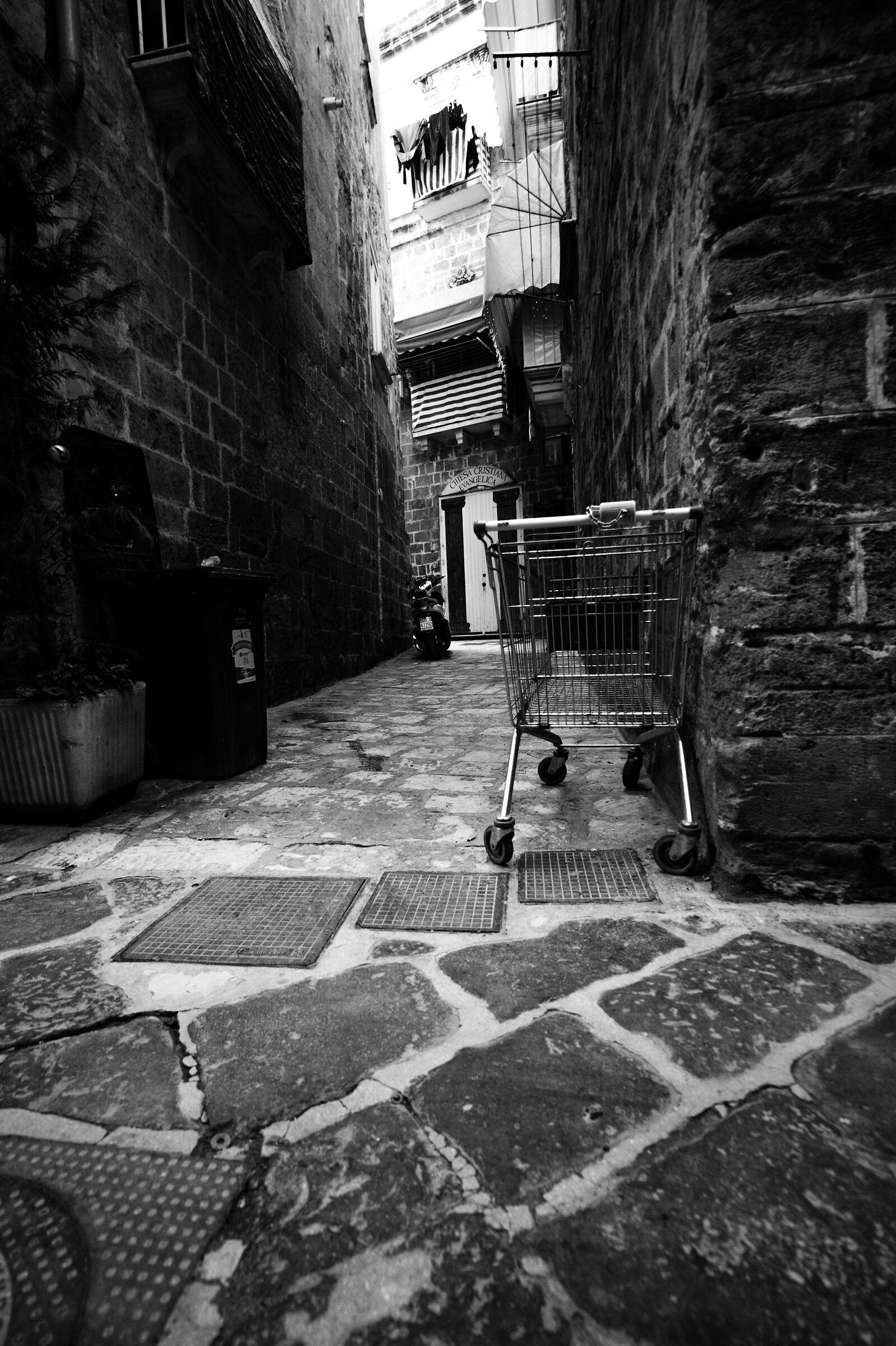 Logistica in Vicolo Carrieri