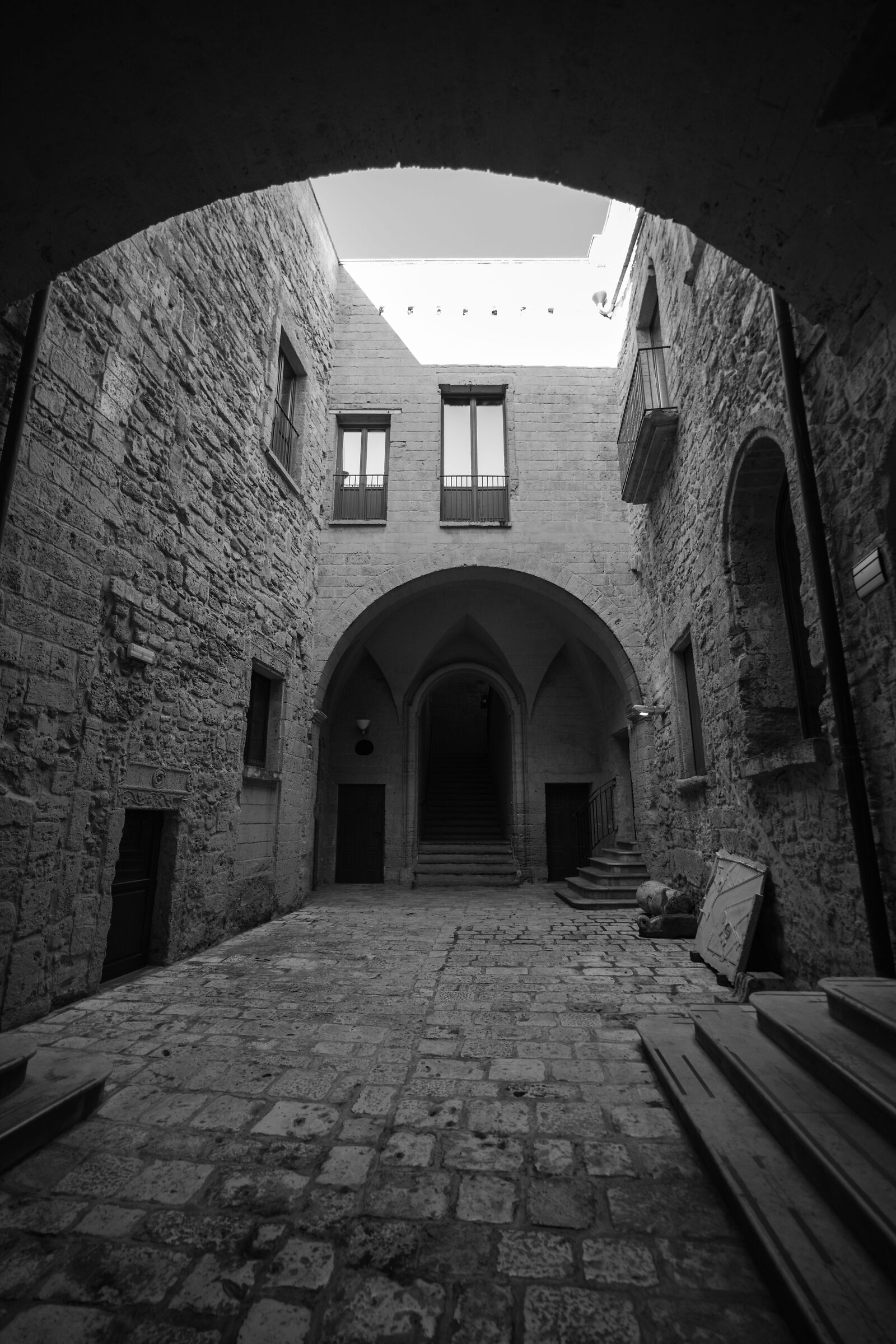 Palazzo D'Aquino la corte interna