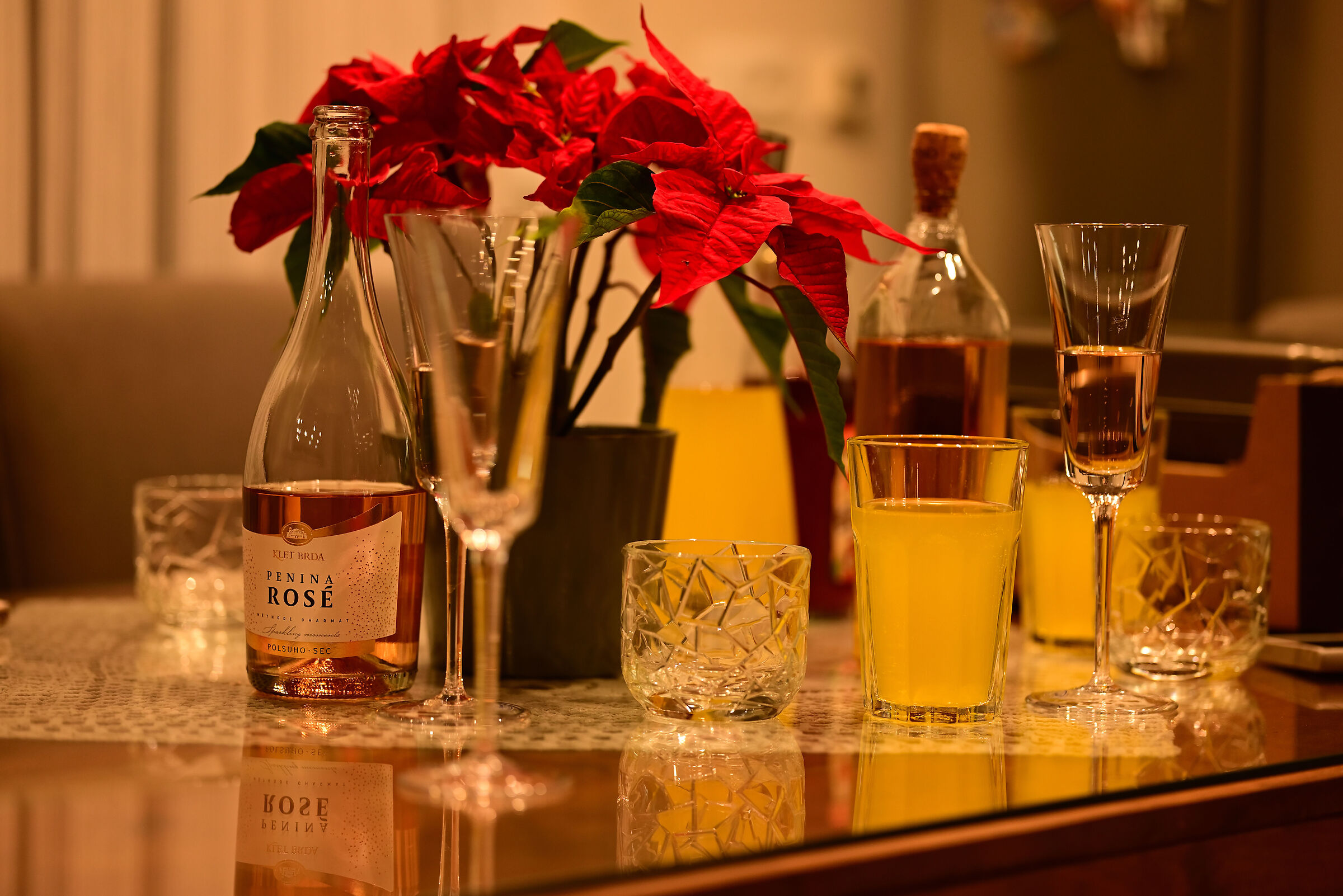 spumante, brandy e stella di Natale