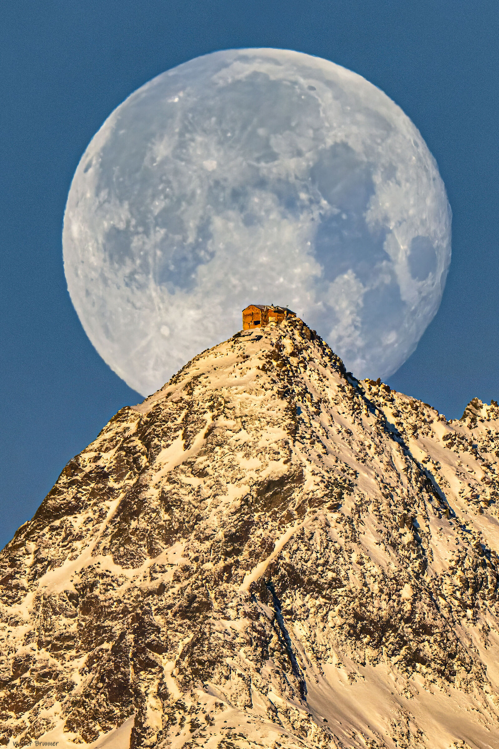 Rifugio Bicchiere con luna piena