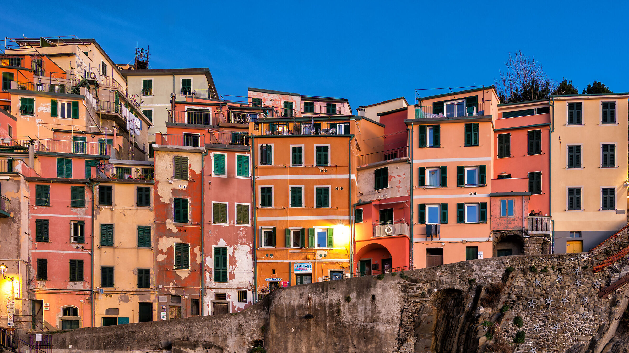 La palazzata di Riomaggiore