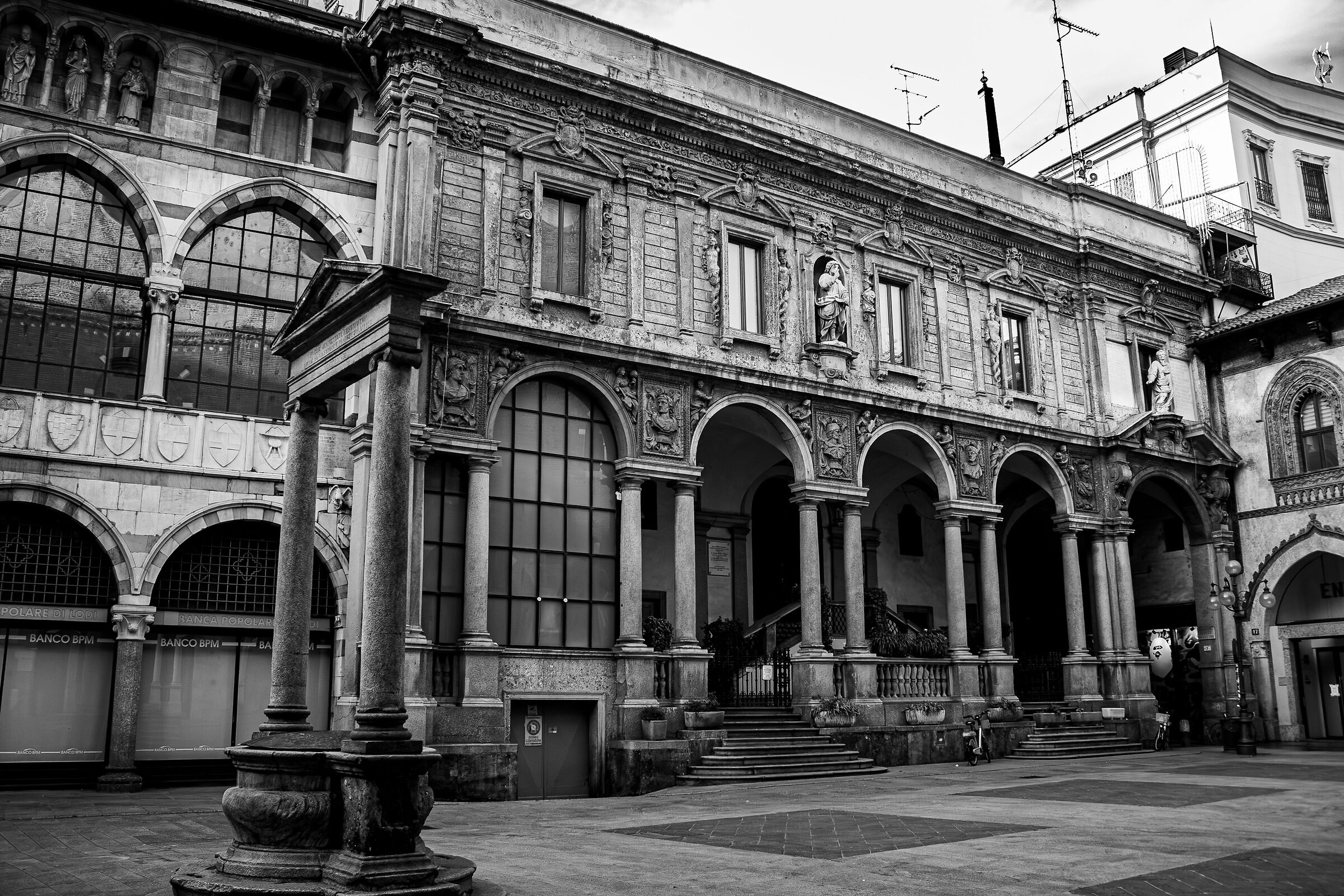 Milano Street, Piazza Duomo and surroundings