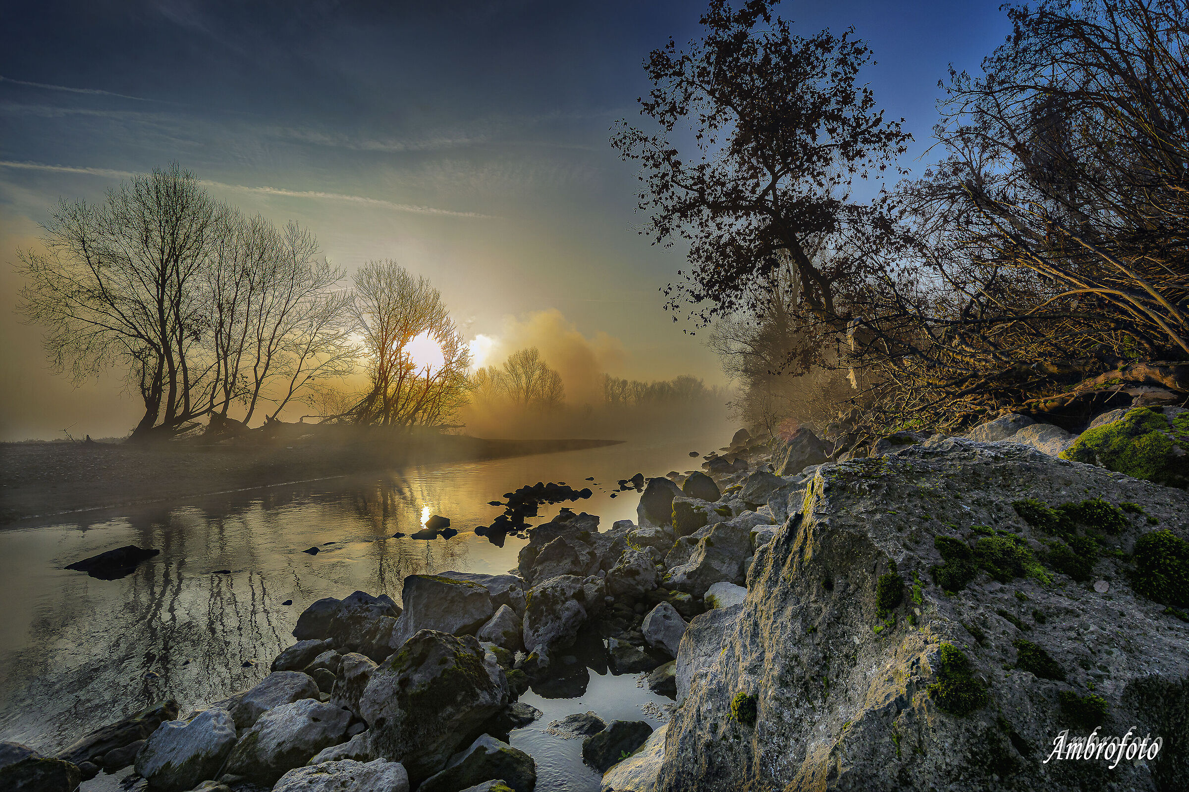 Luce ombre e nebbia