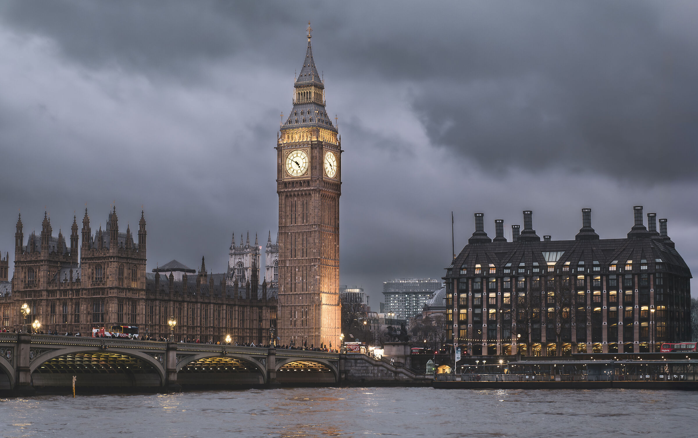 Ciò che si ferma nel tempo... è l'orologio...