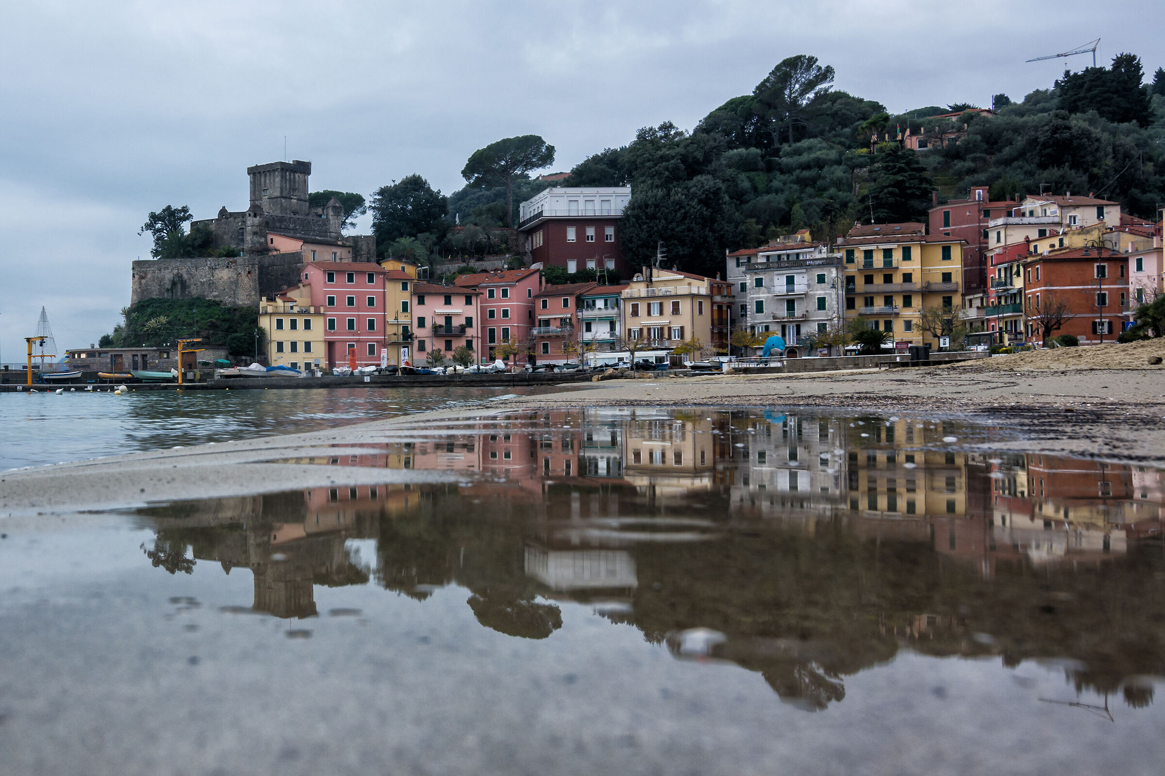 Riflesso sulla battigia