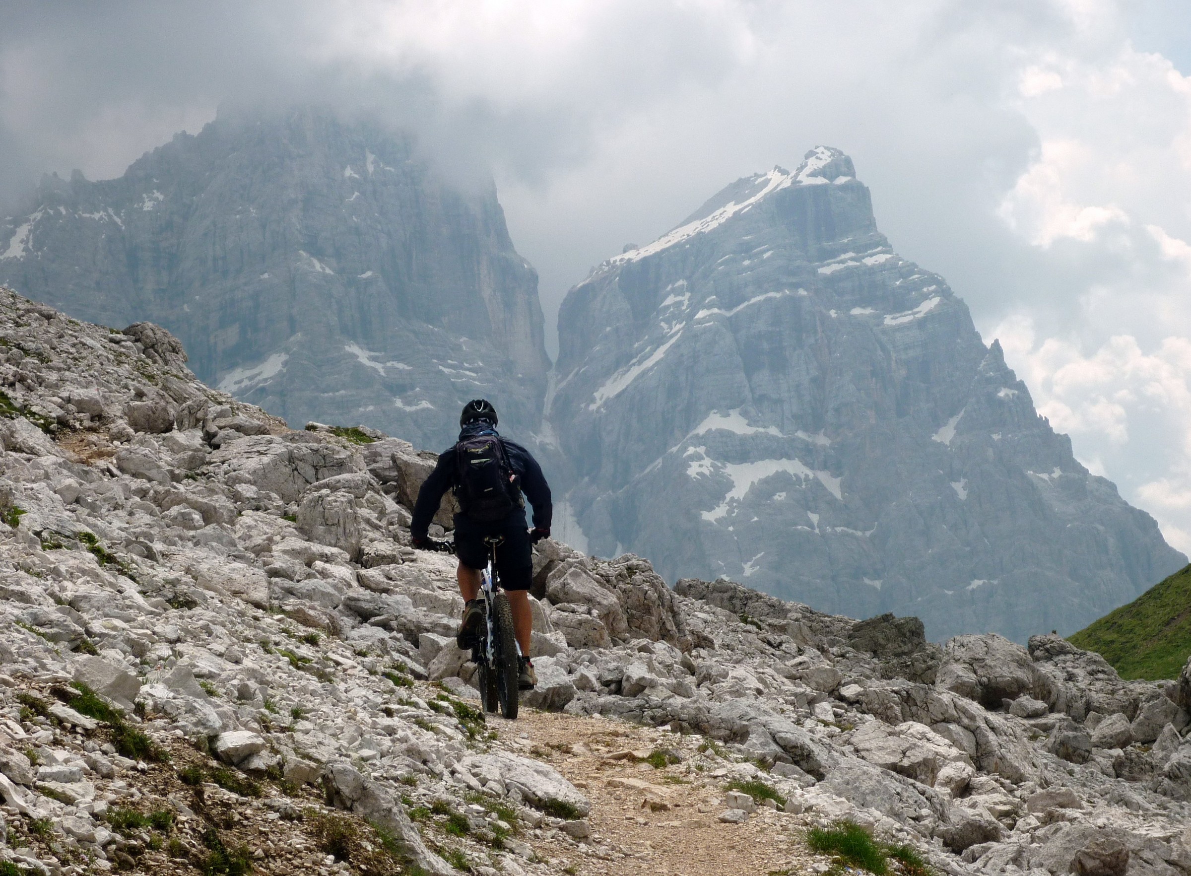 Pedalando verso il Monte Pelmo