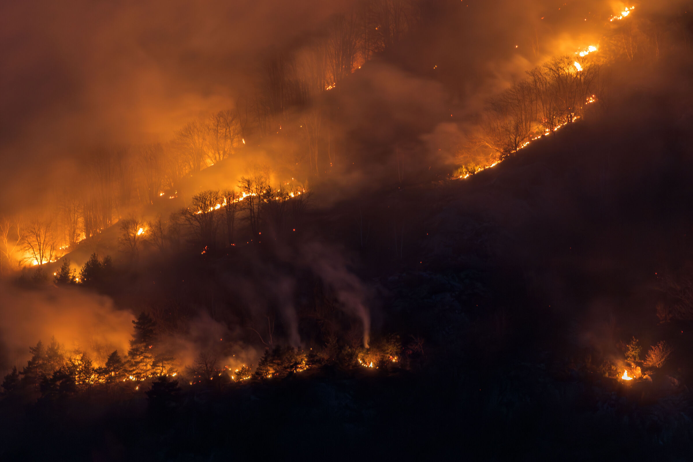 Incendio sopra crevoladossola