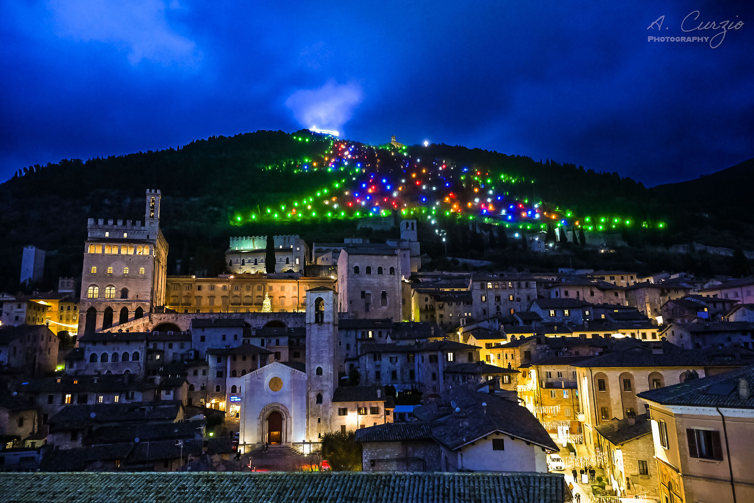 The Christmas tree on the mountain and "its" city