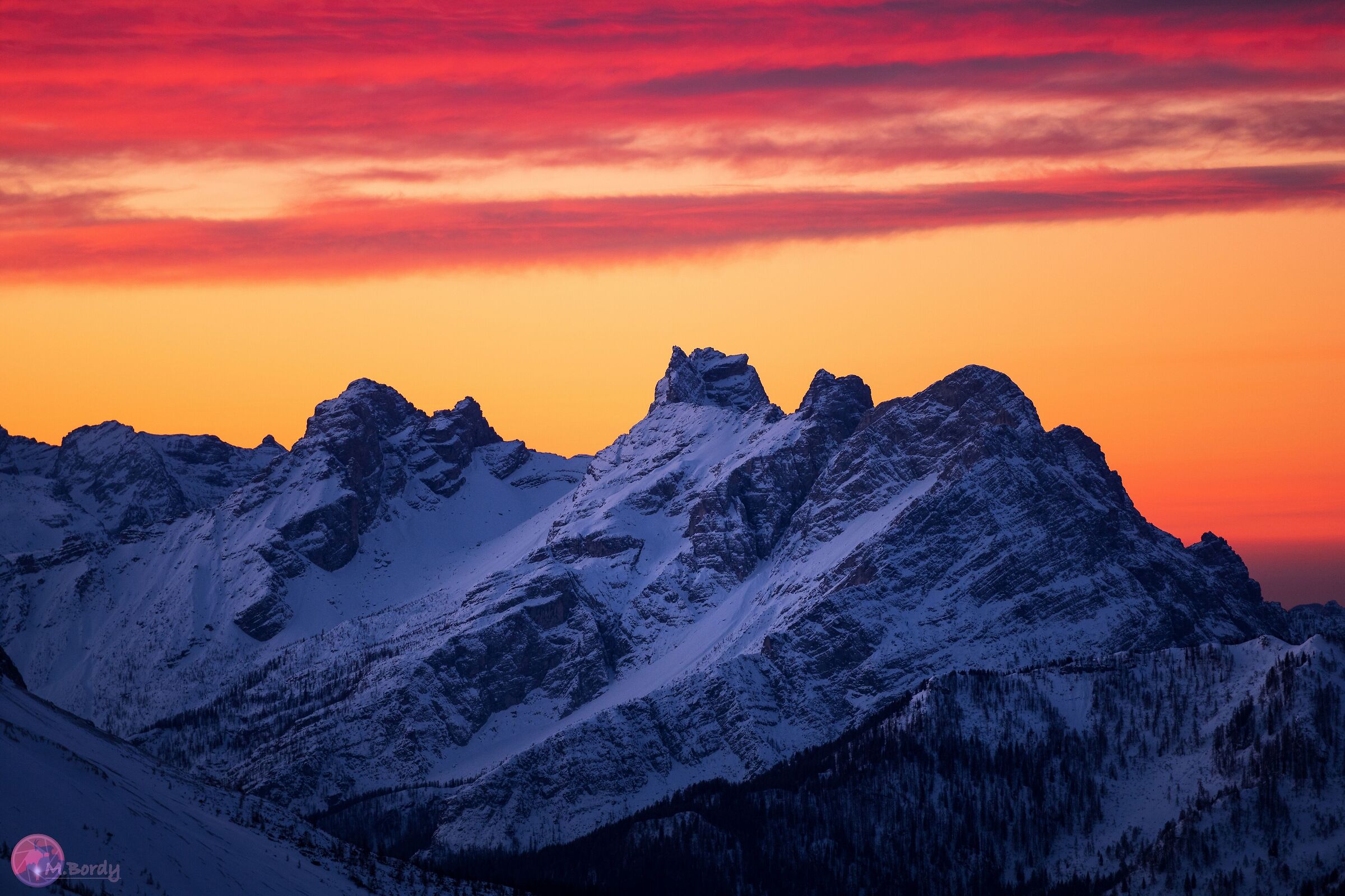 I colori dell' alba sulle Dolomiti