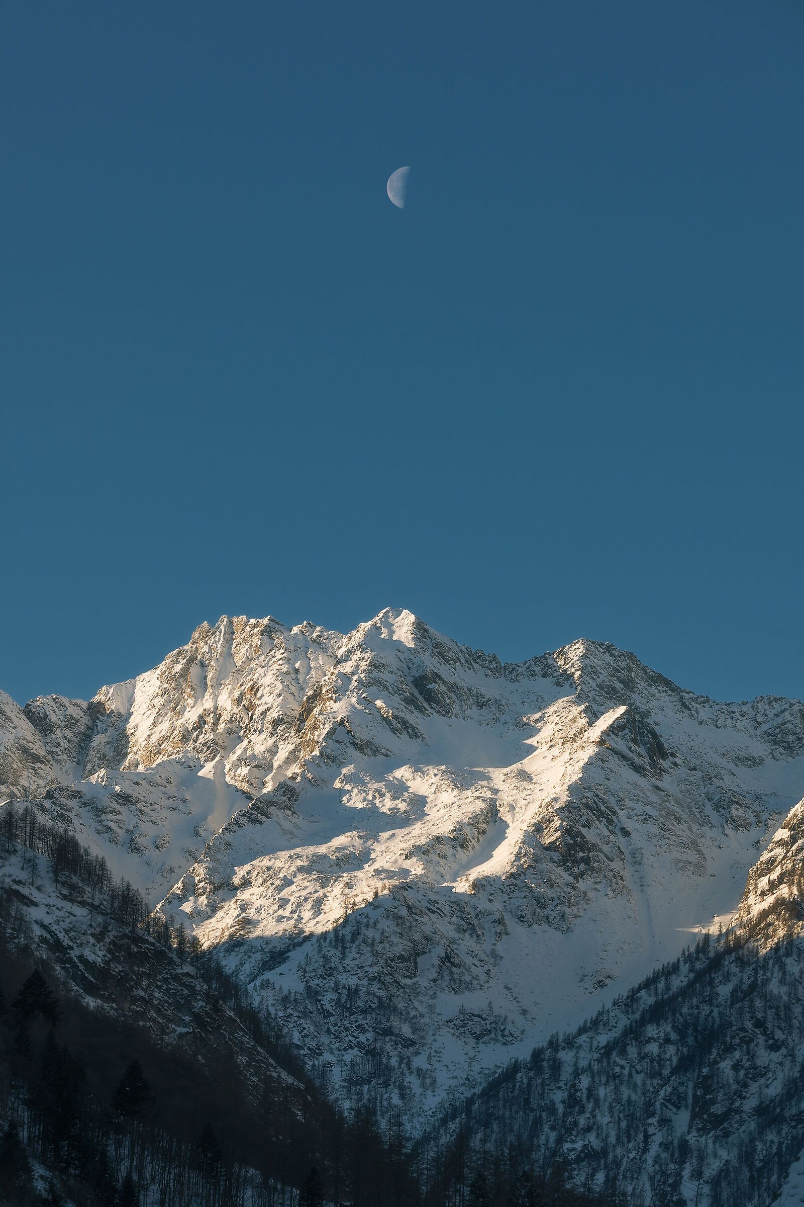 The last descent of the moon