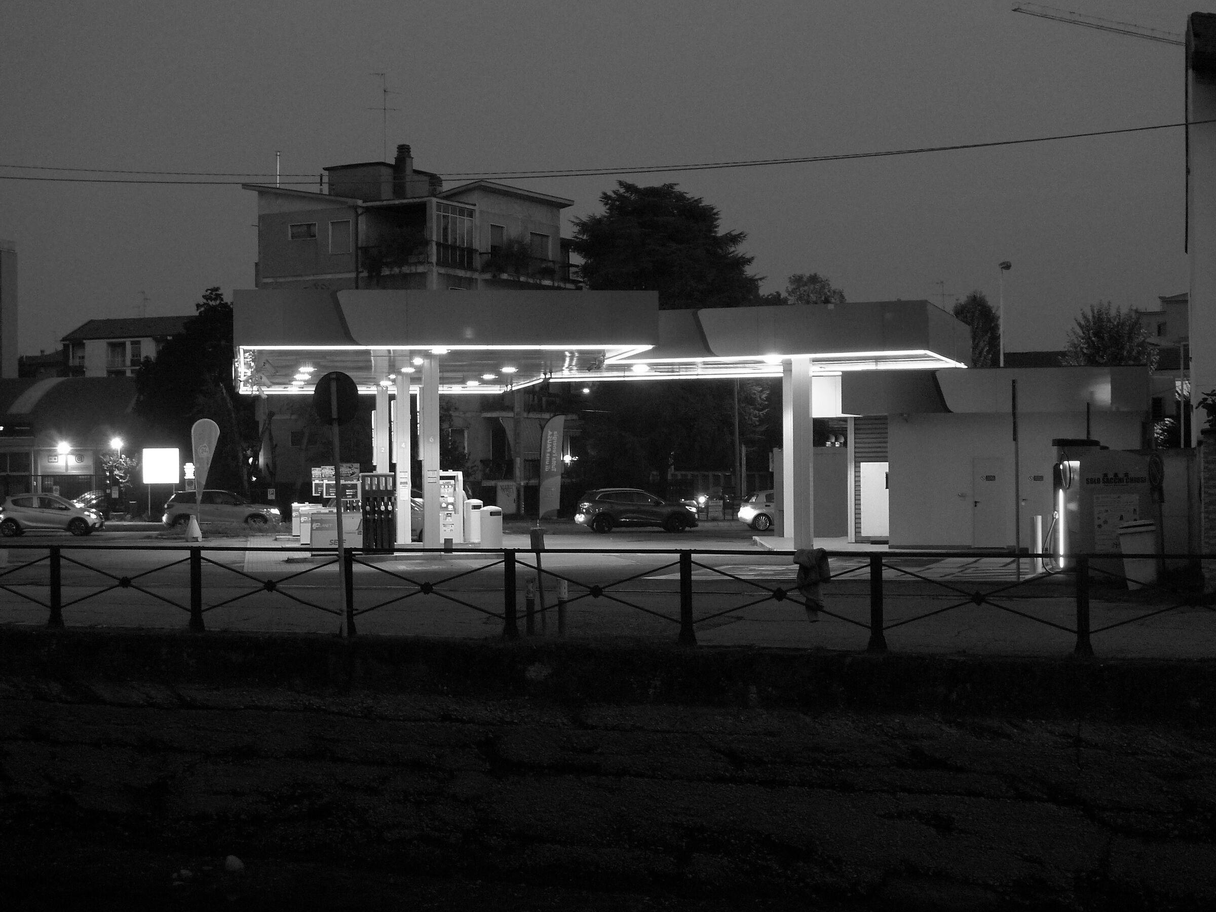 Led in B&W