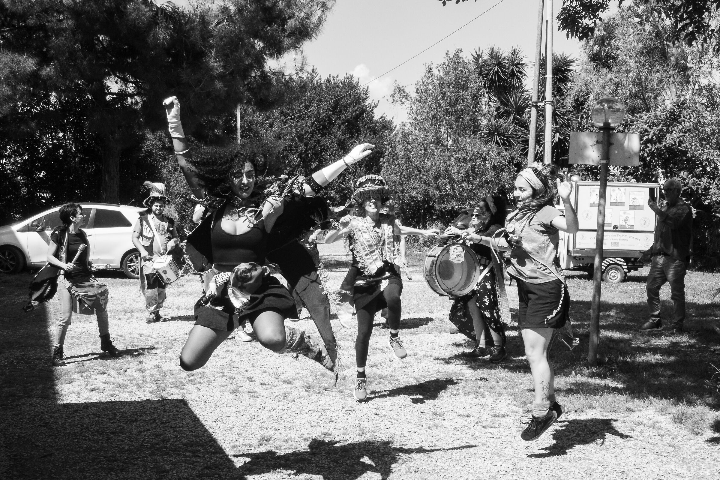 Danzatrici di strada...(6 foto)