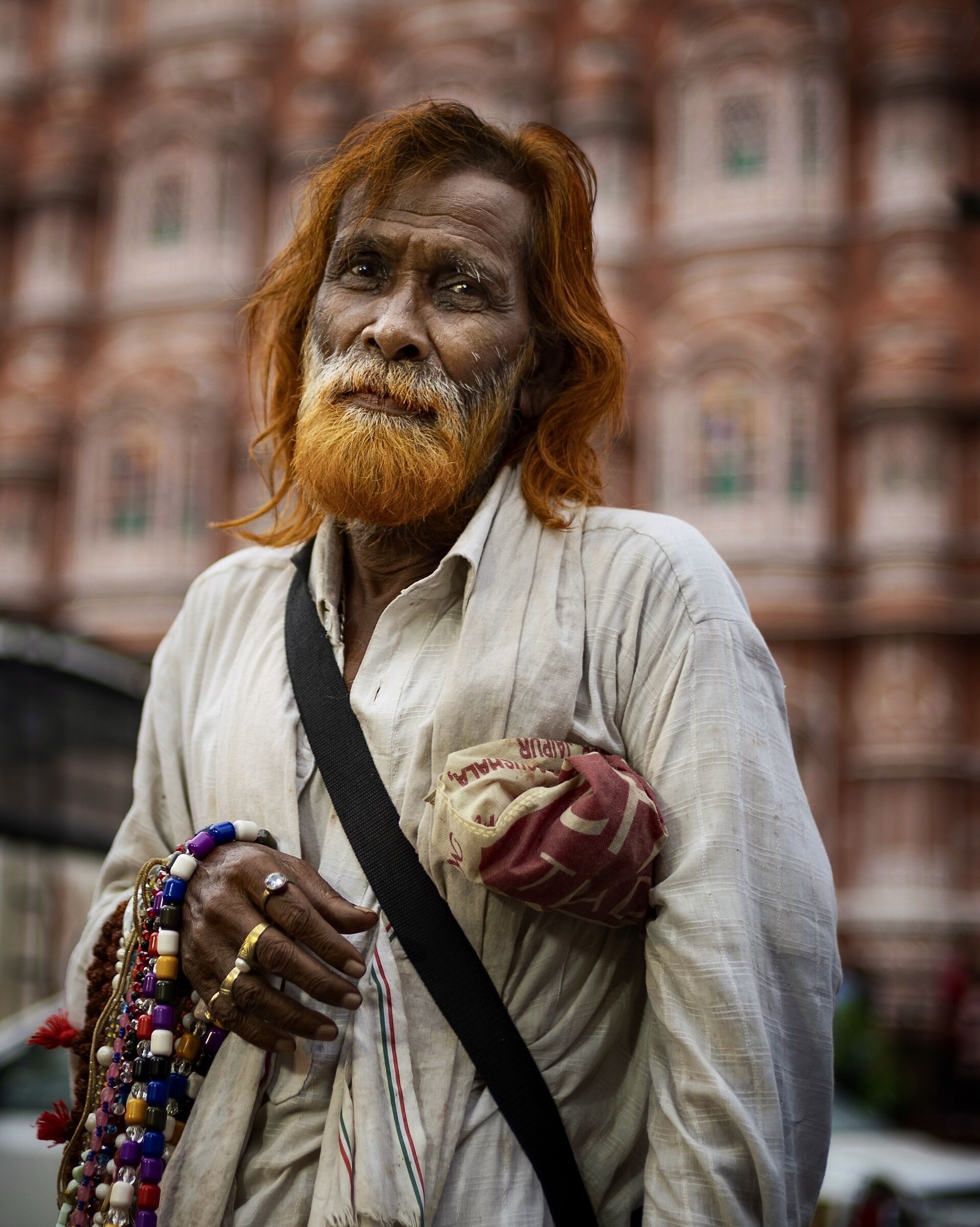Venditore di souvenir al palazzo dei venti