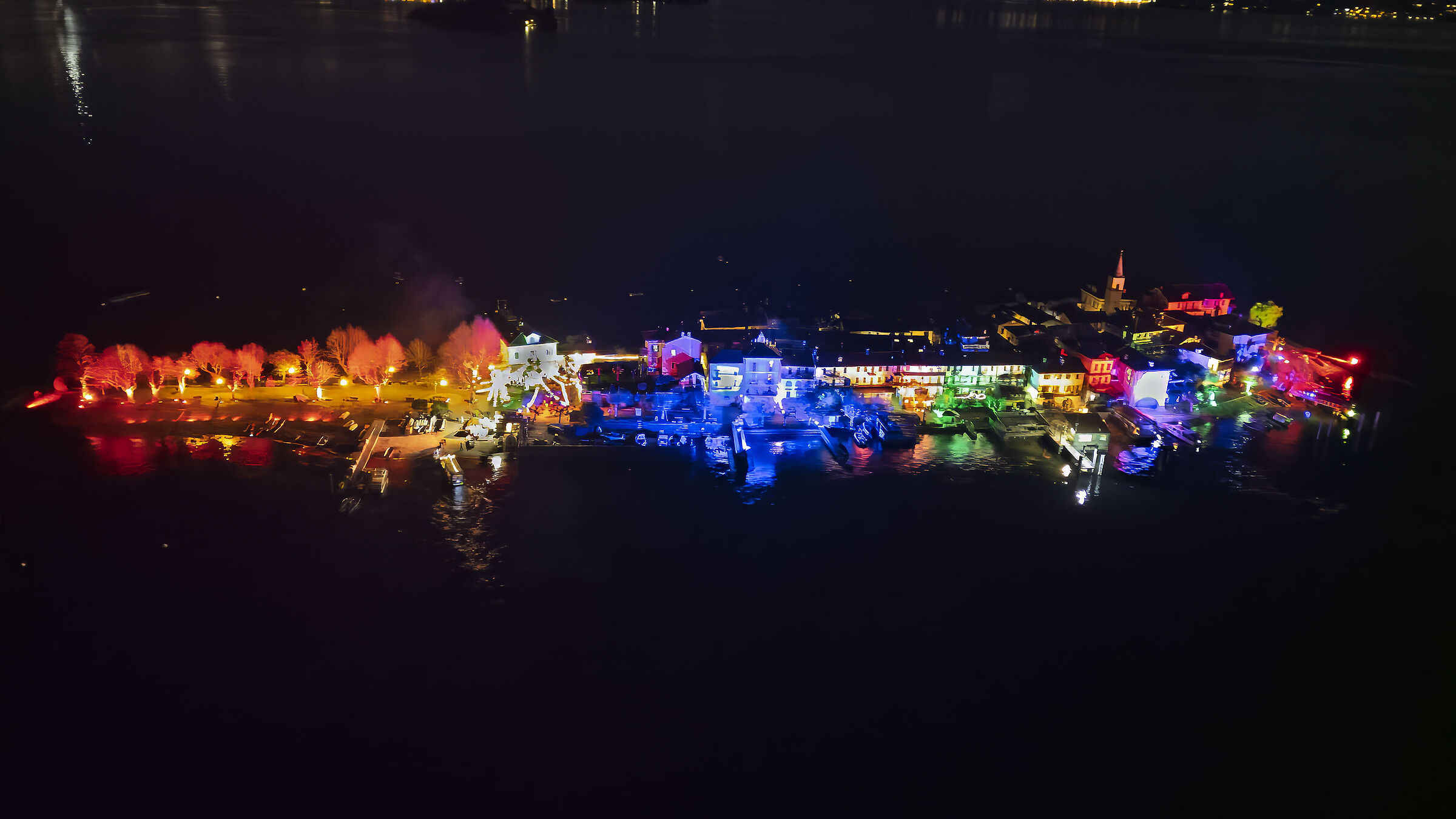 Luci di Natale all'isola dei pescatori