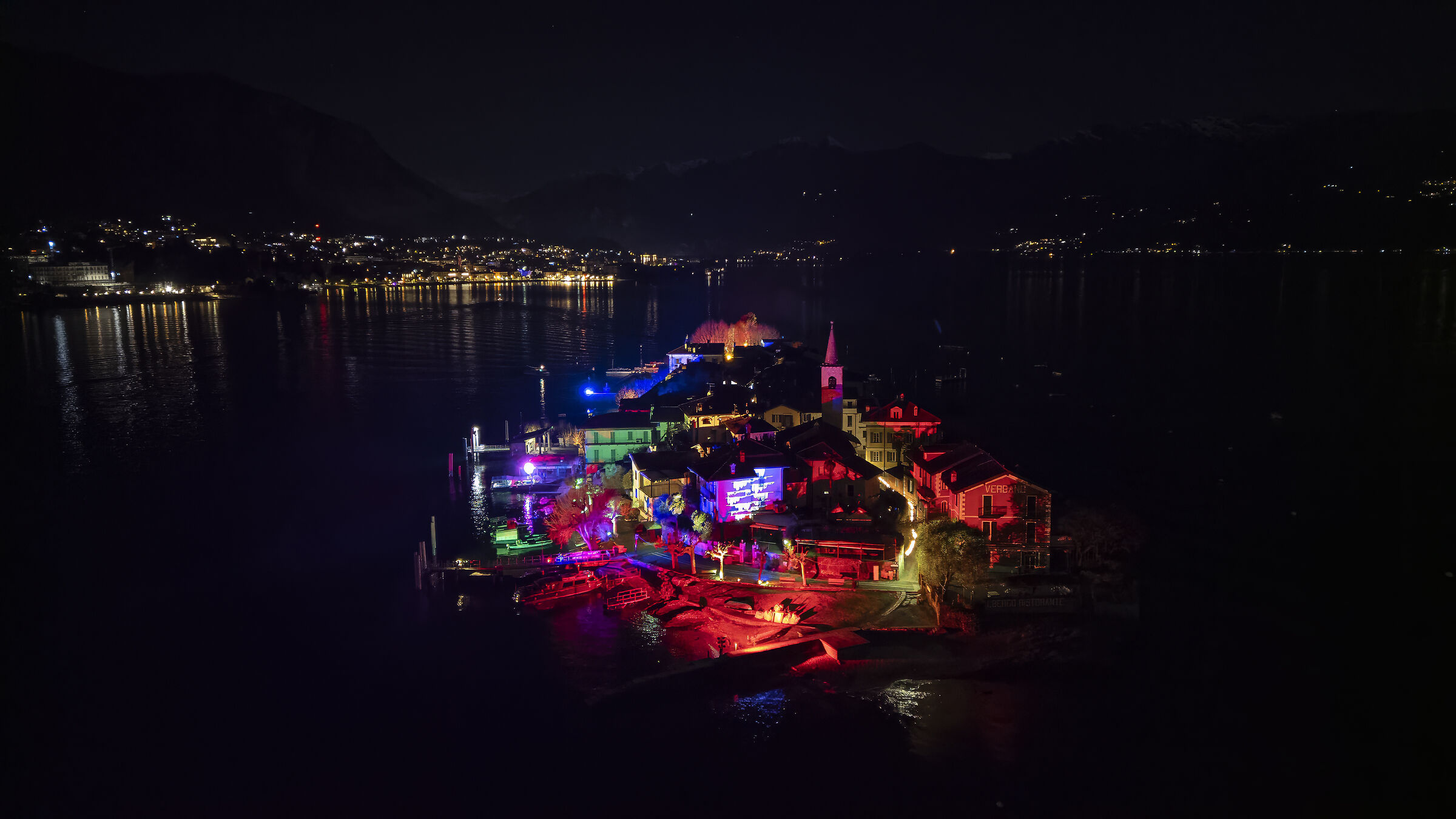 Luci di Natale all'isola dei pescatori