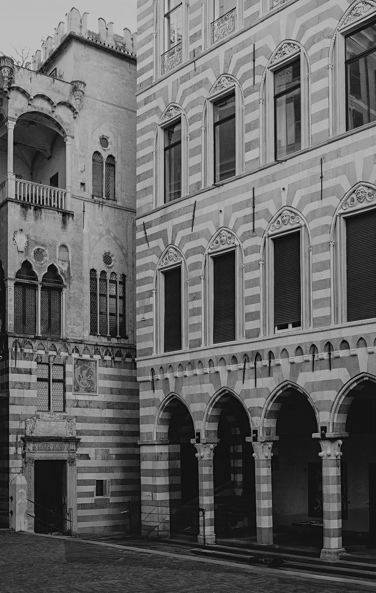 Genoa - Piazza San Matteo - Palazzo Doria - Glimpse