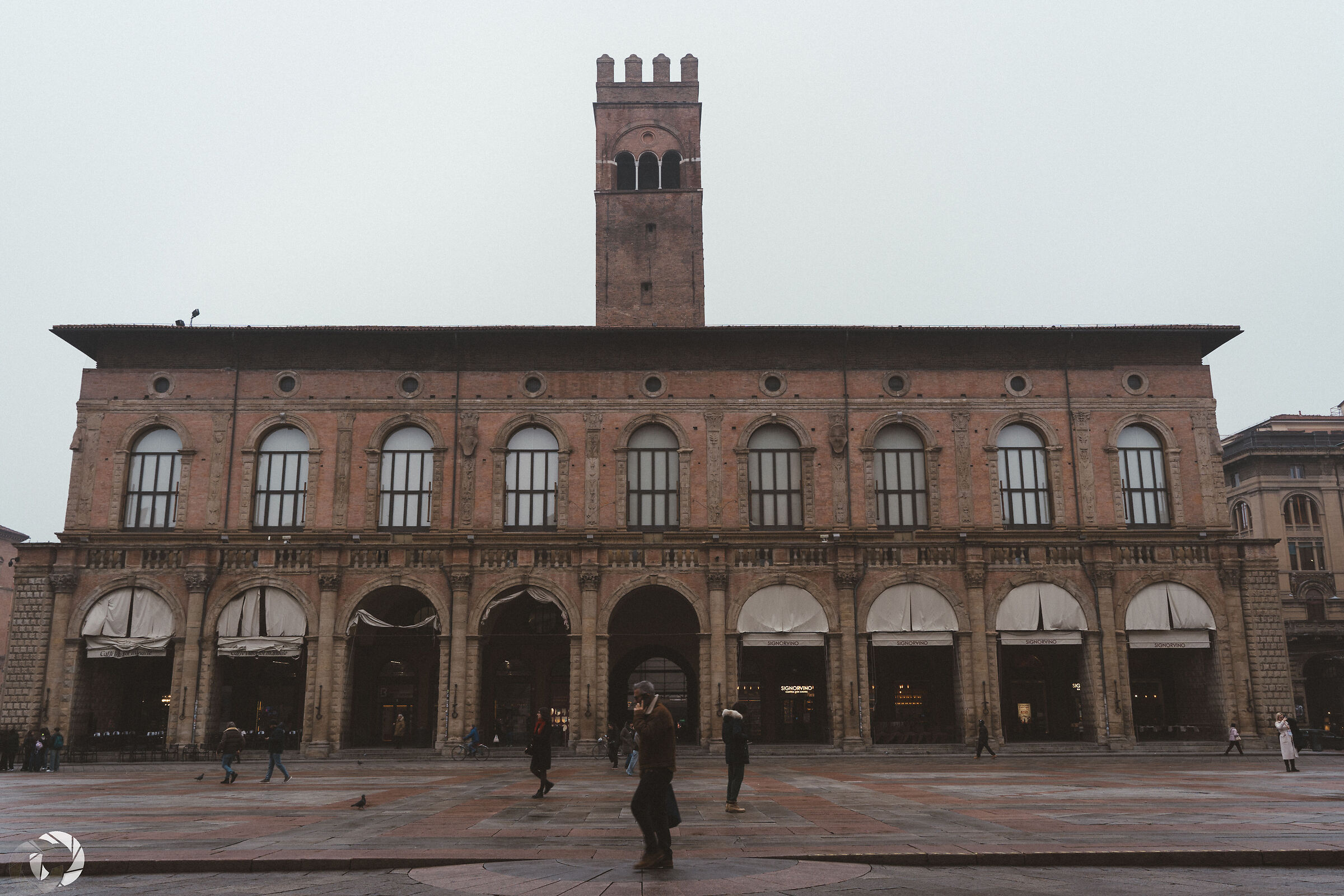 Palazzo Re Enzo dal Crescentone