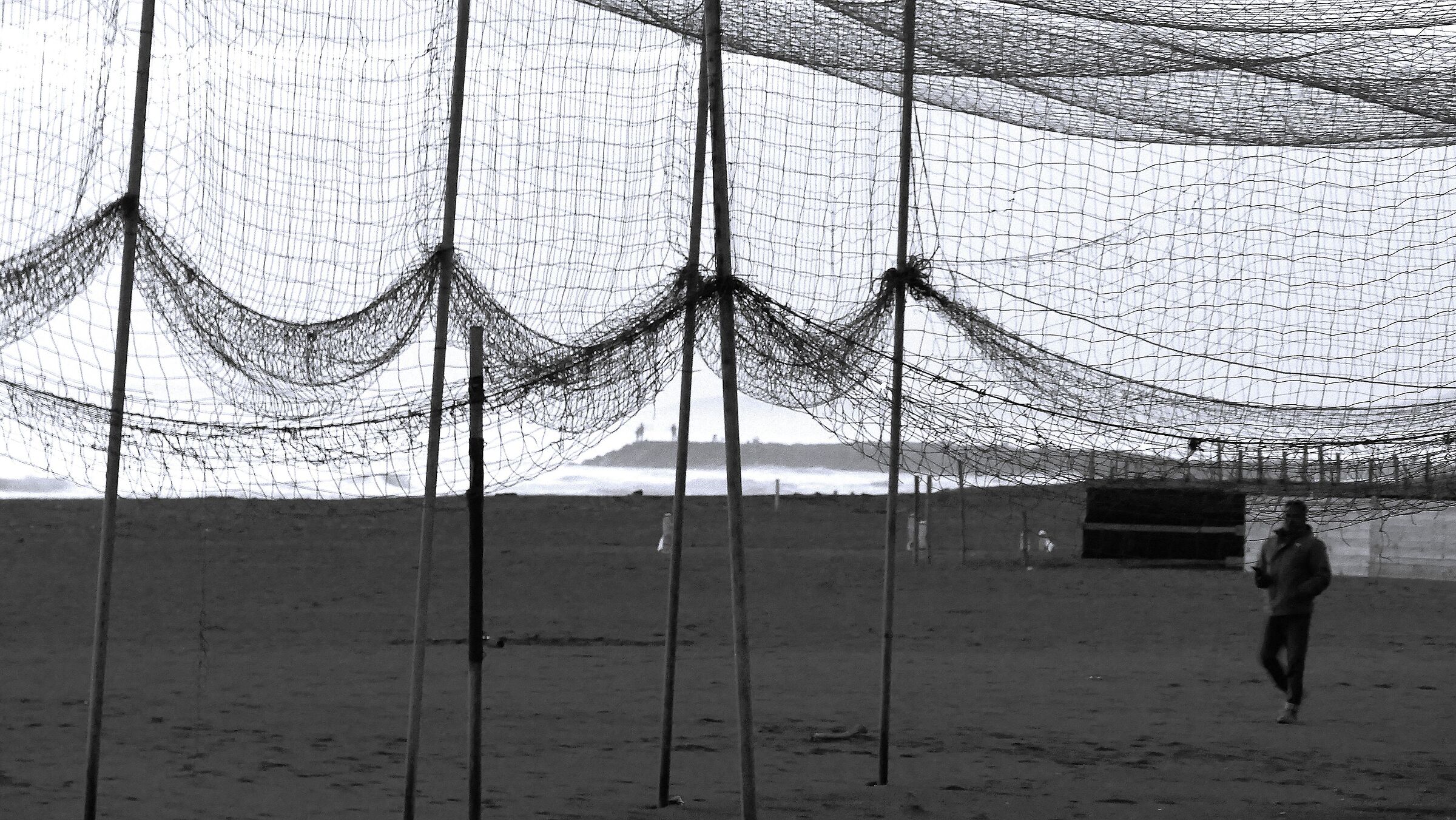 Paesaggio marino con persona