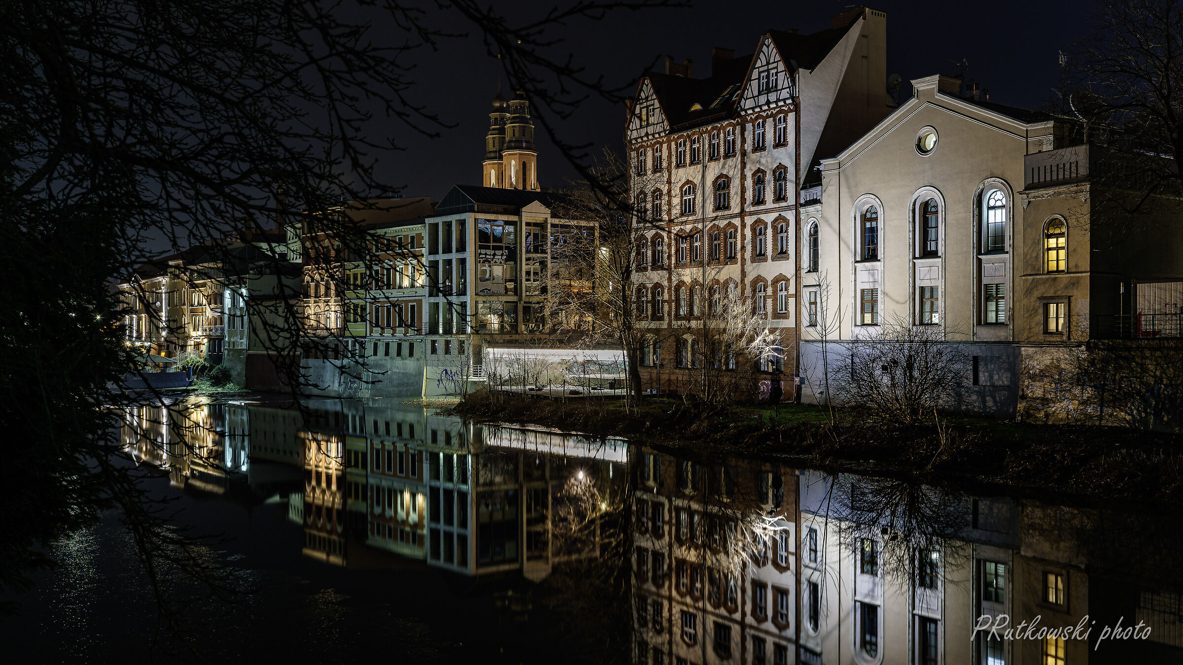 Opole, nad kana&lstrok;em M&lstrok;ynówka.