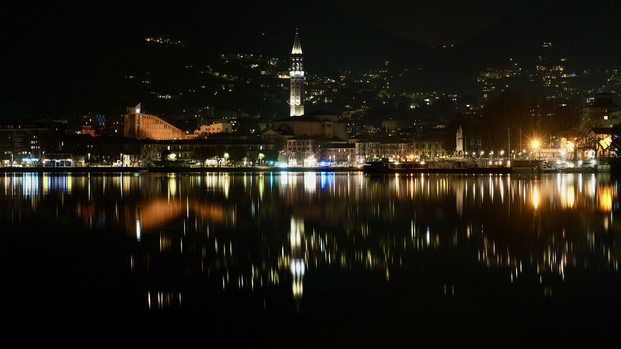 Lecco, night from Malgrate 2