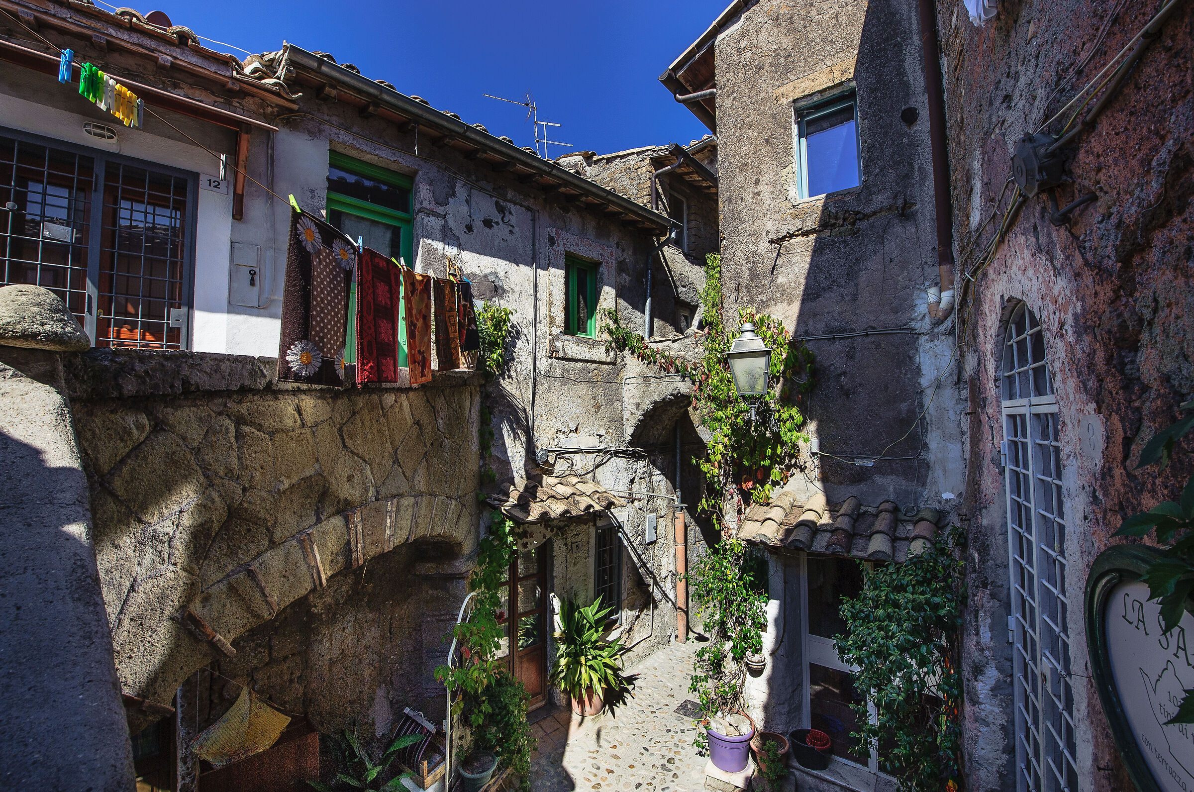 Calcata (Vt), a 30 Km. da Roma.